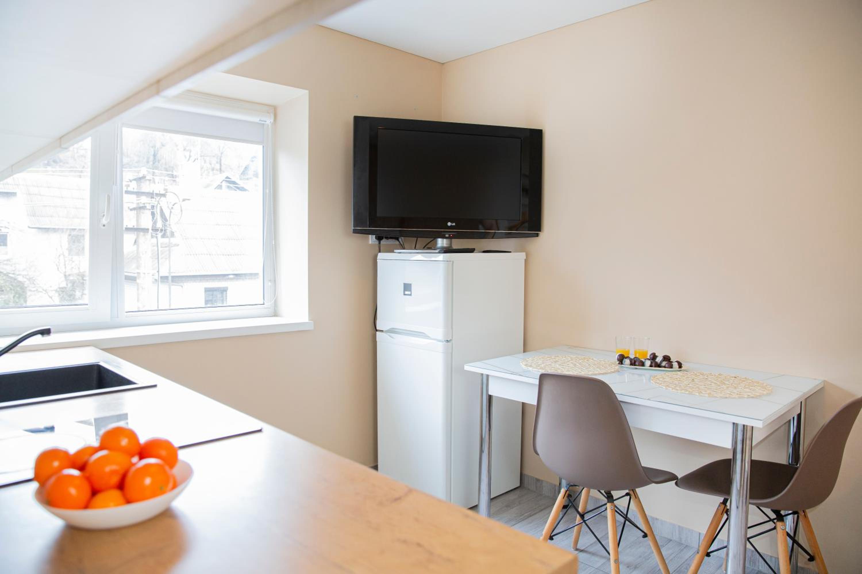 One-Bedroom Apartment - Photo 6