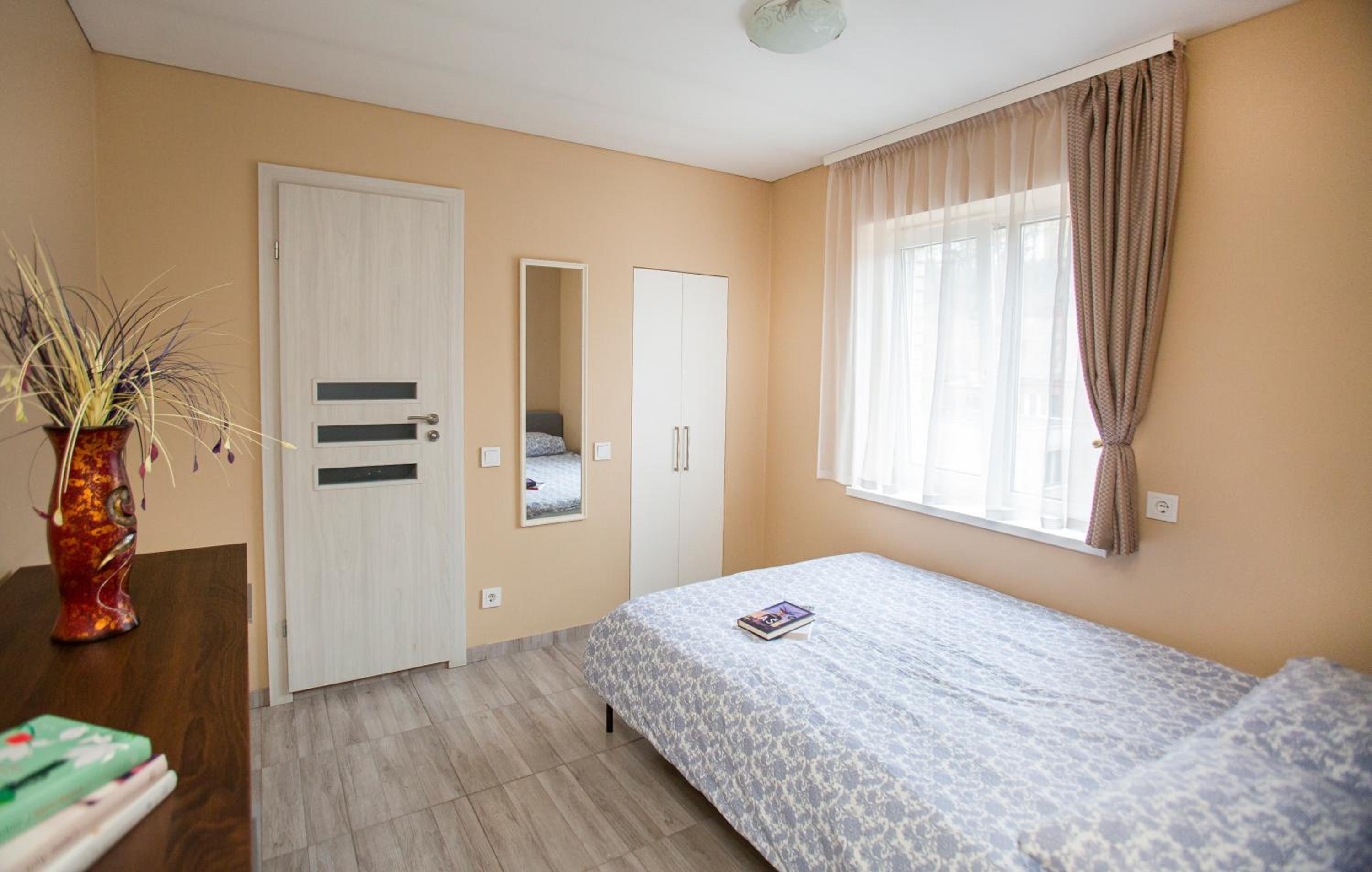 One-Bedroom Apartment - Photo 14