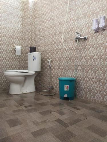Twin Room with Private Bathroom photo 2