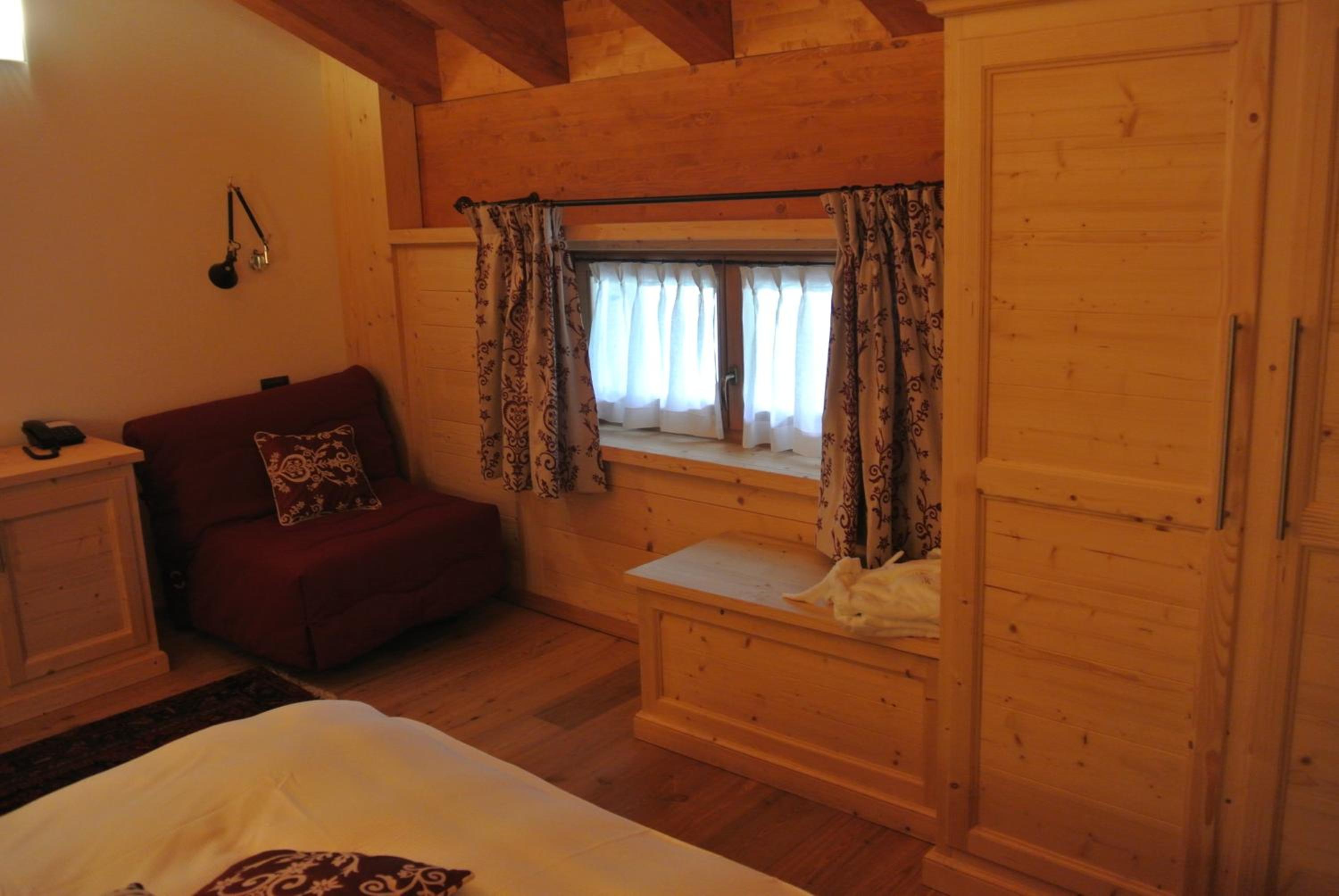 Deluxe Twin Room with Mountain View photo 3