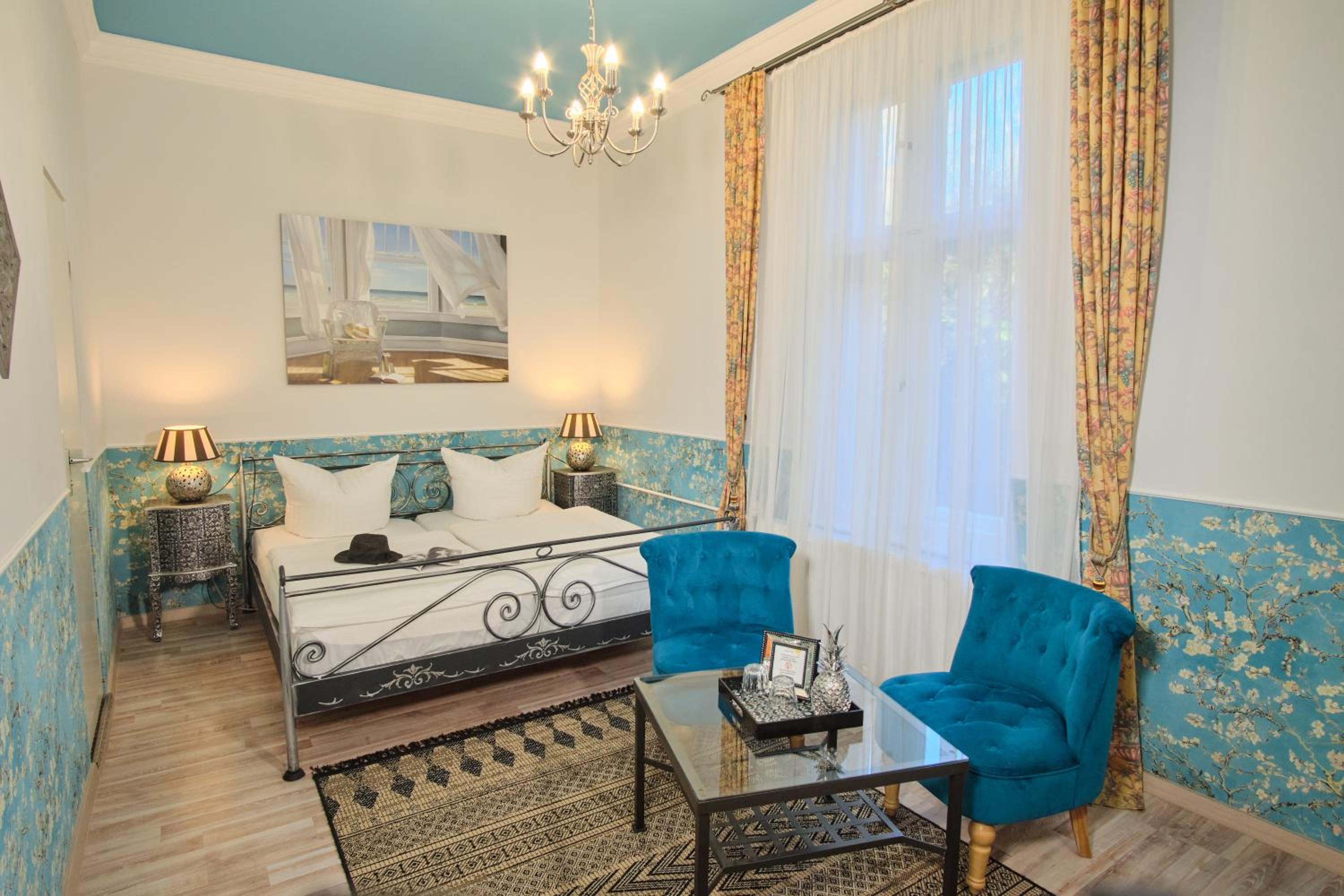 Double Room - Photo 4