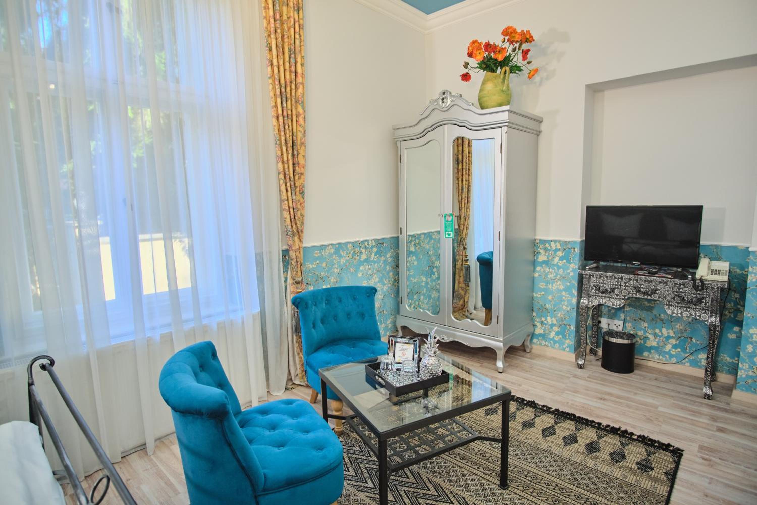 Double Room - Photo 3