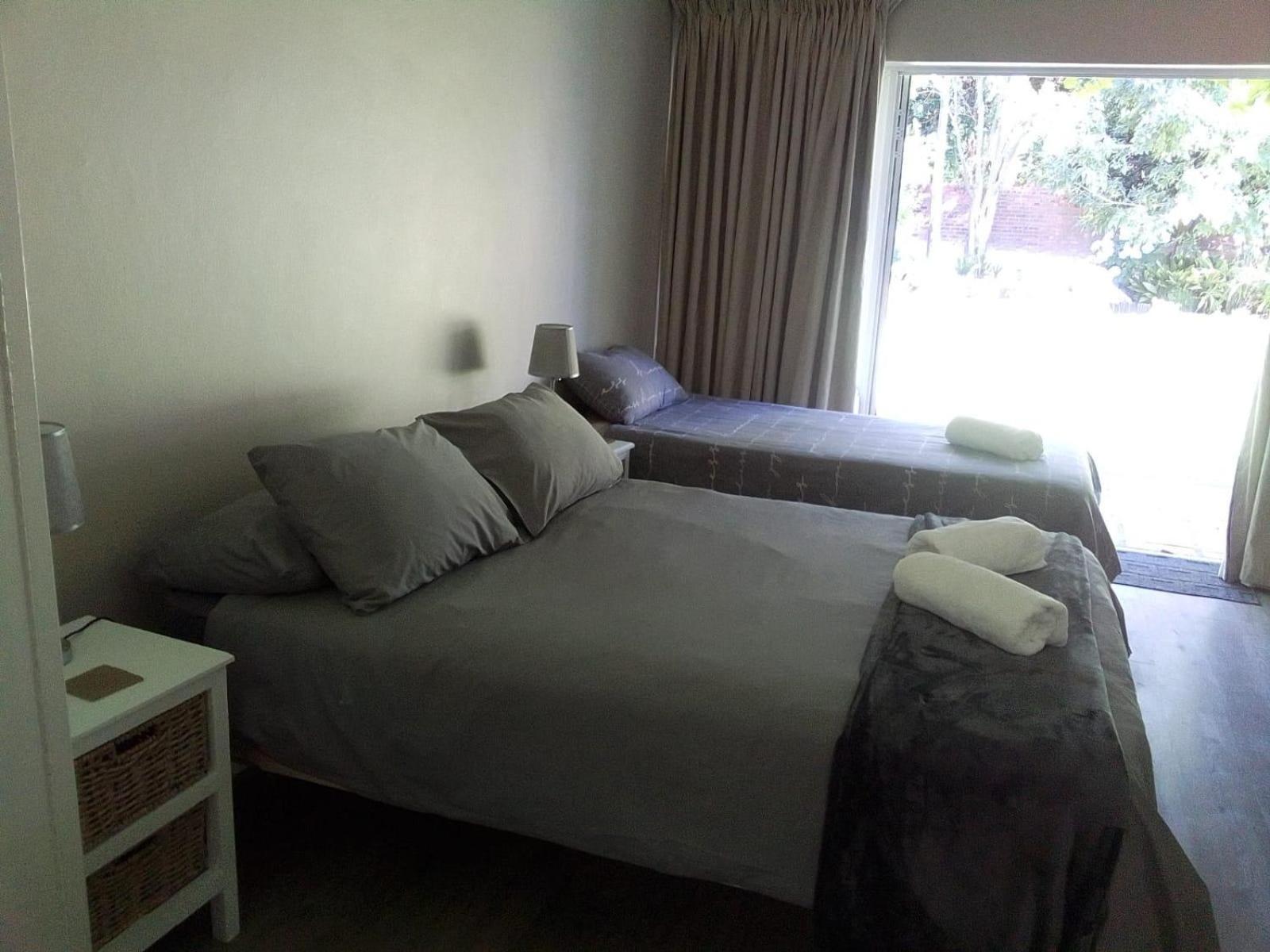 Triple Room with Pool View - Photo 1