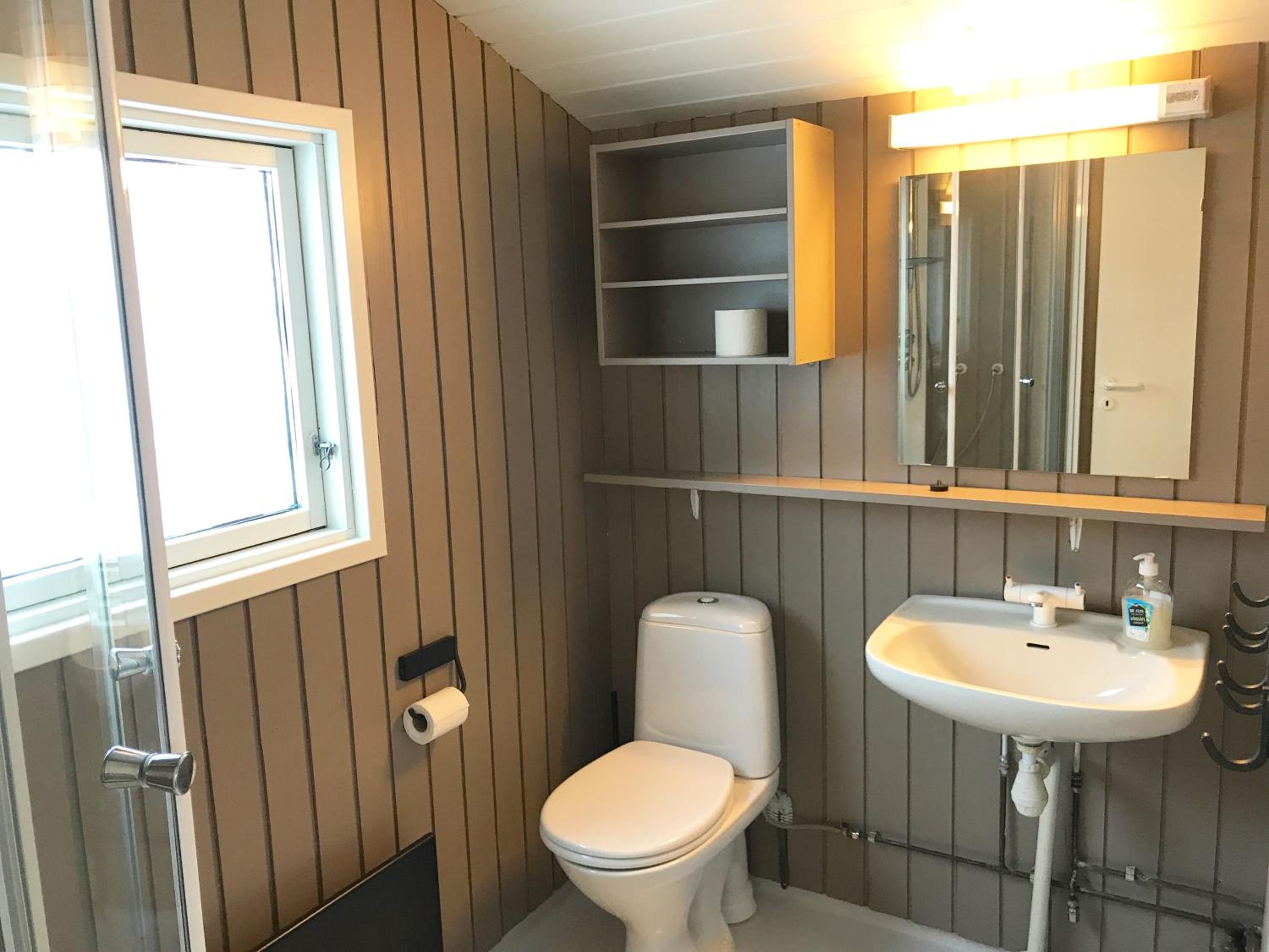 Two-Bedroom Cottage - Photo 3