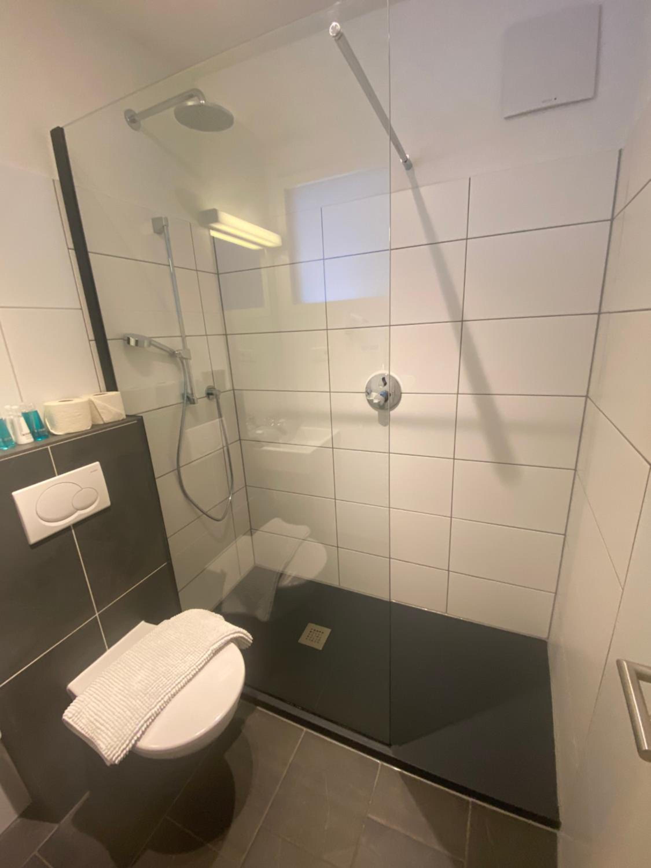 Standard Double Room - Photo 2
