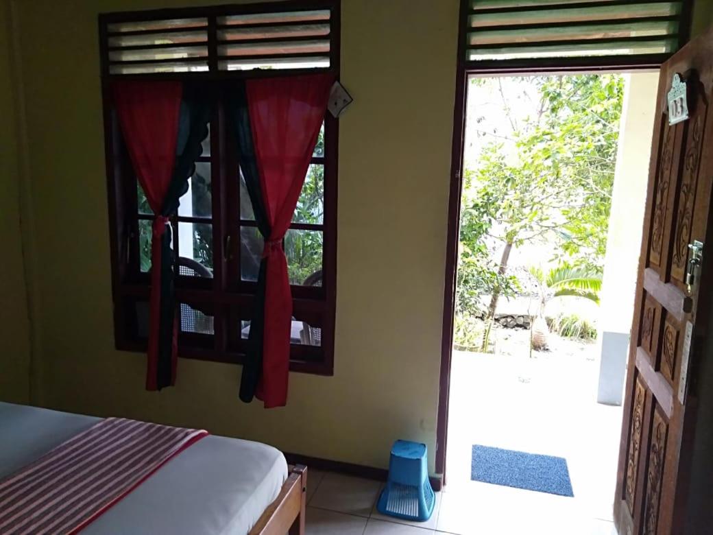 Deluxe Queen Room with Two Queen Beds - Photo 4