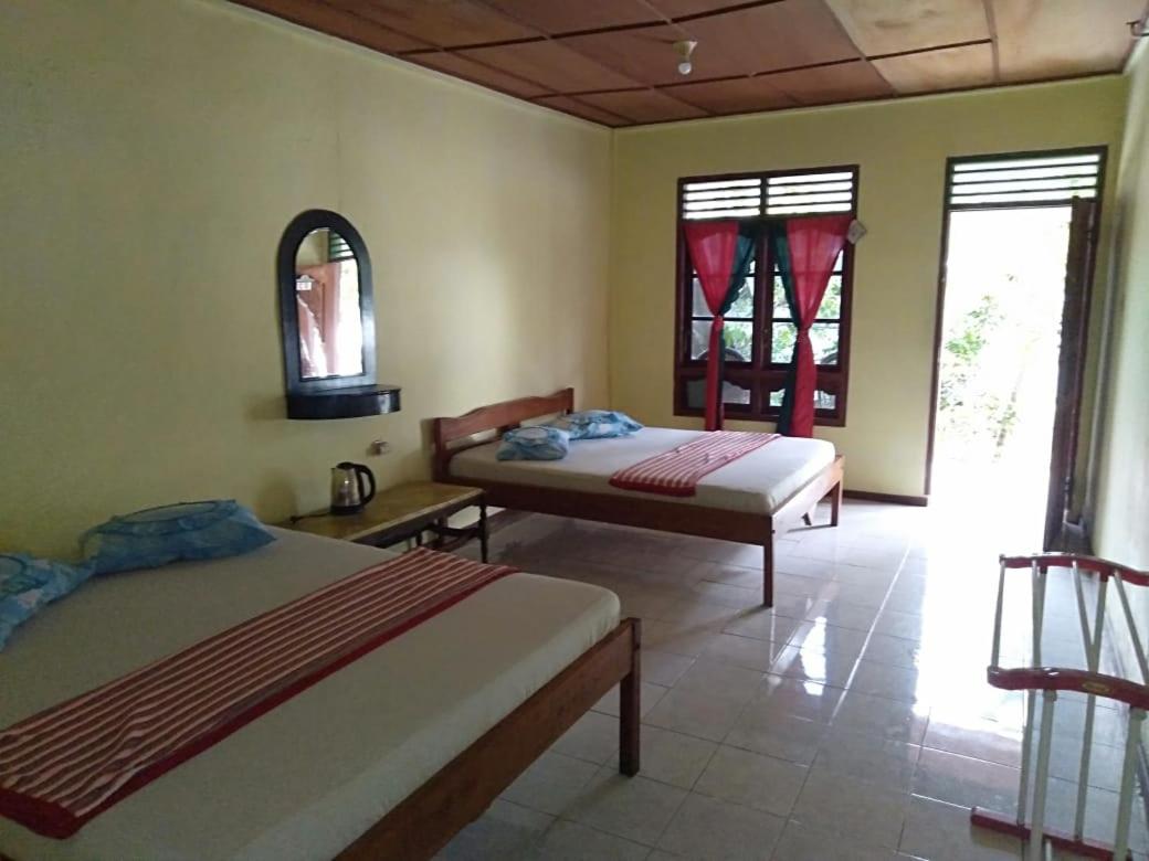 Deluxe Queen Room with Two Queen Beds - Photo 3