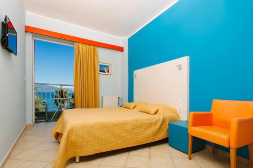 Double Room with Sea View - Photo 2