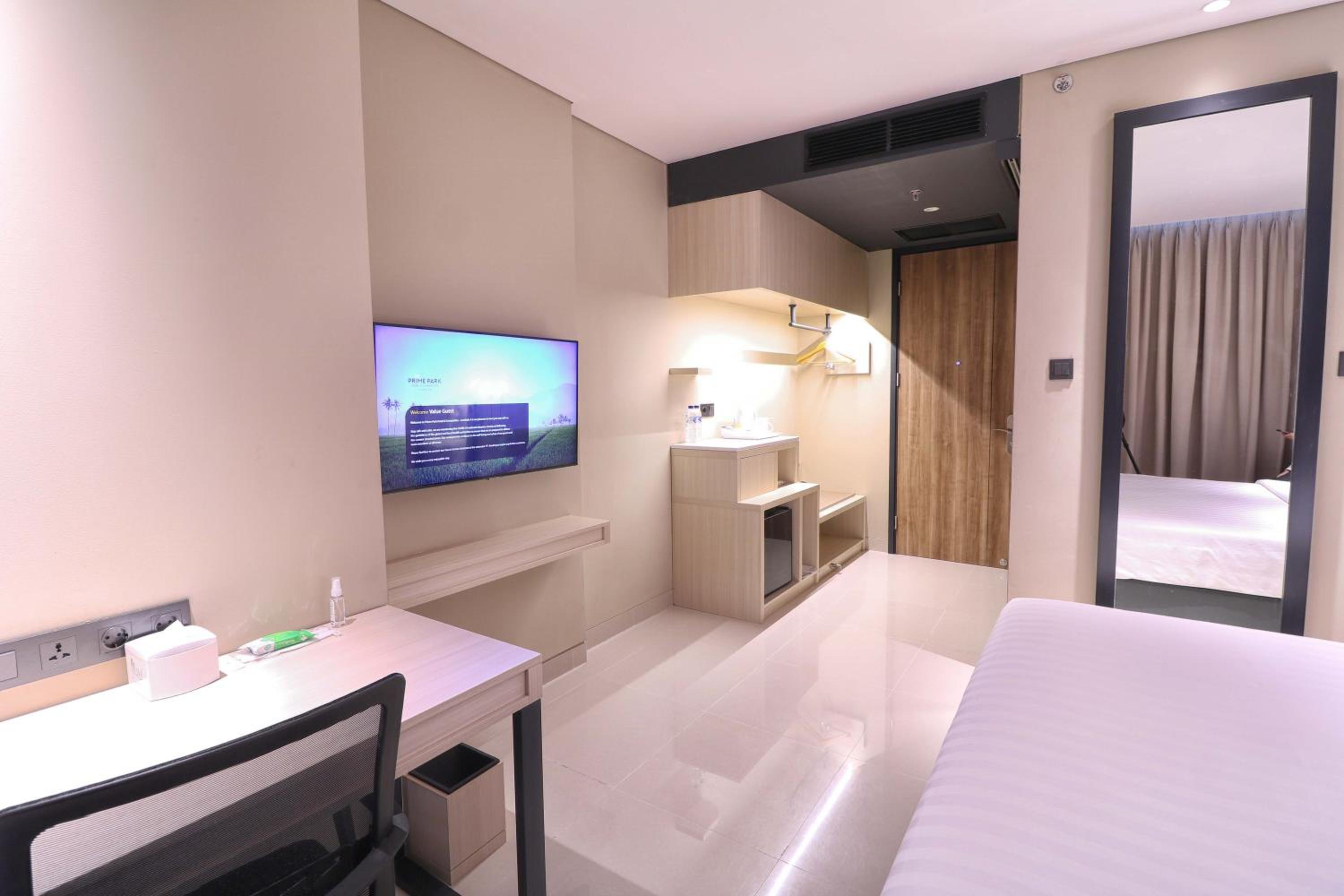 Deluxe King Room - Photo 5