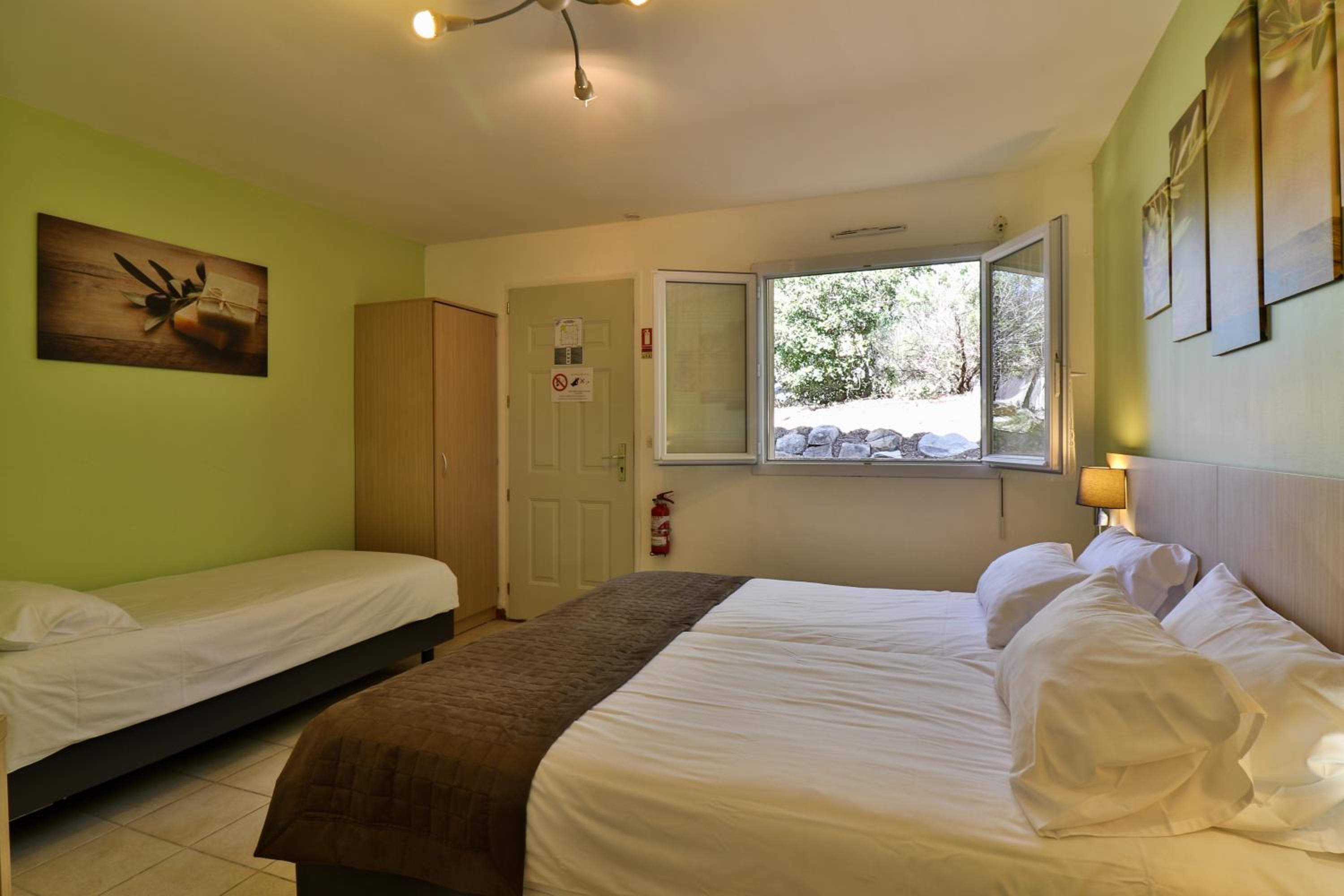 Triple Room photo 3