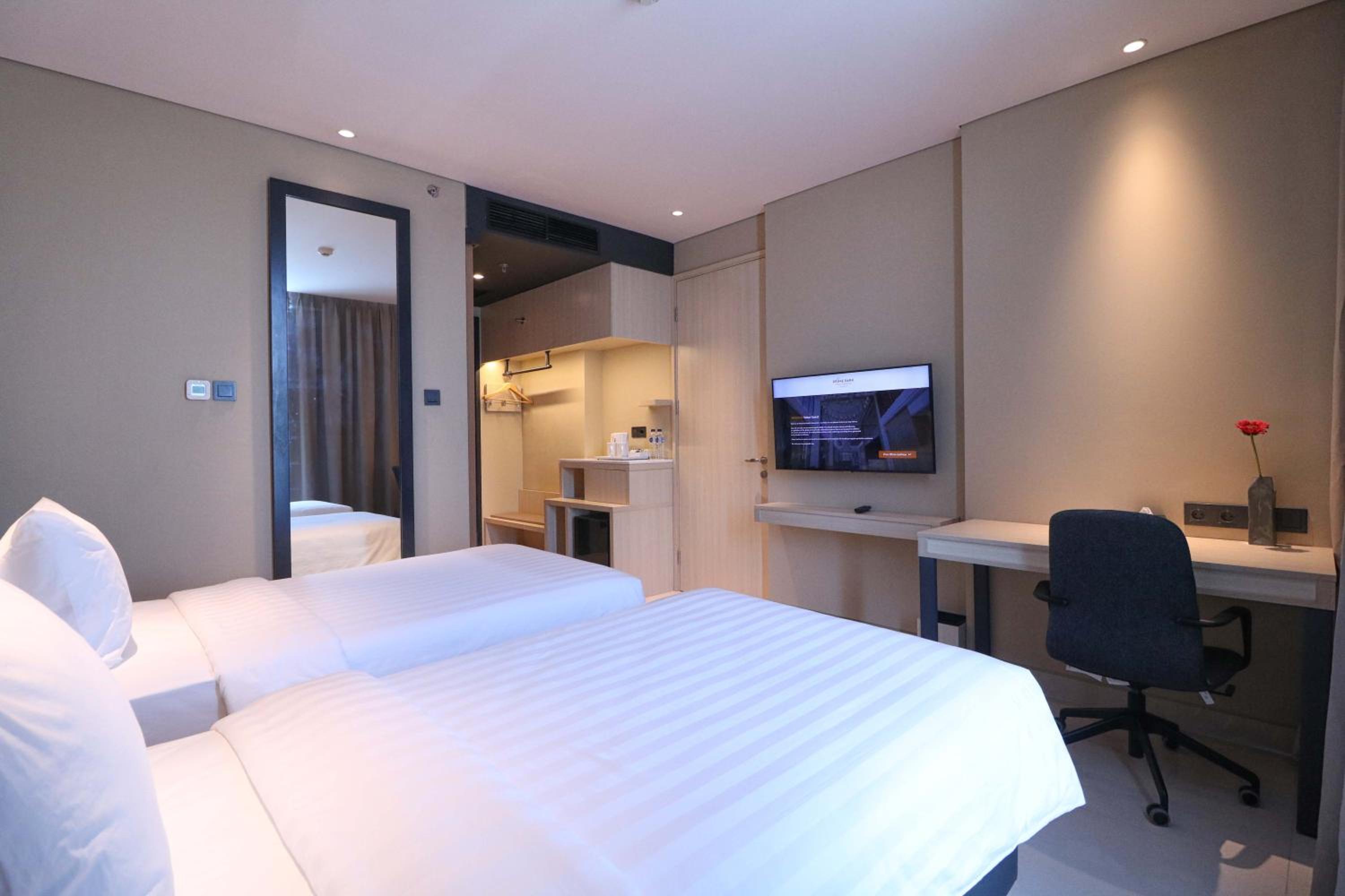 Deluxe Twin Room - Photo 5