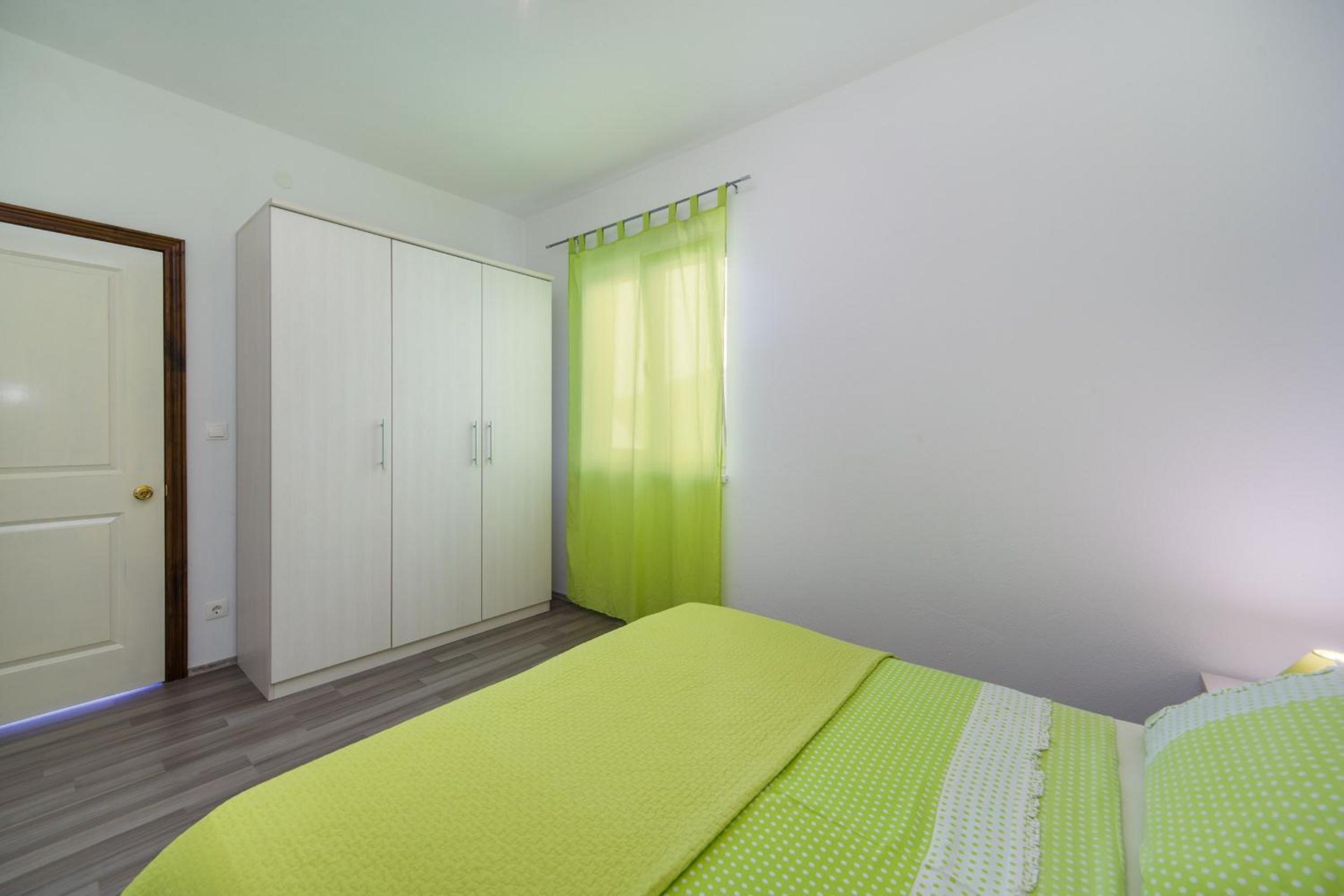 One Bedroom Apartment with Sea View photo 1