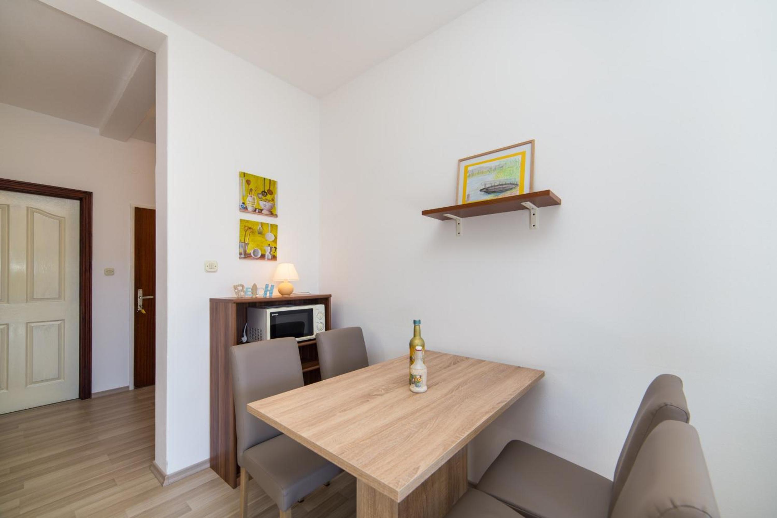 Apartment with Terrace photo 3