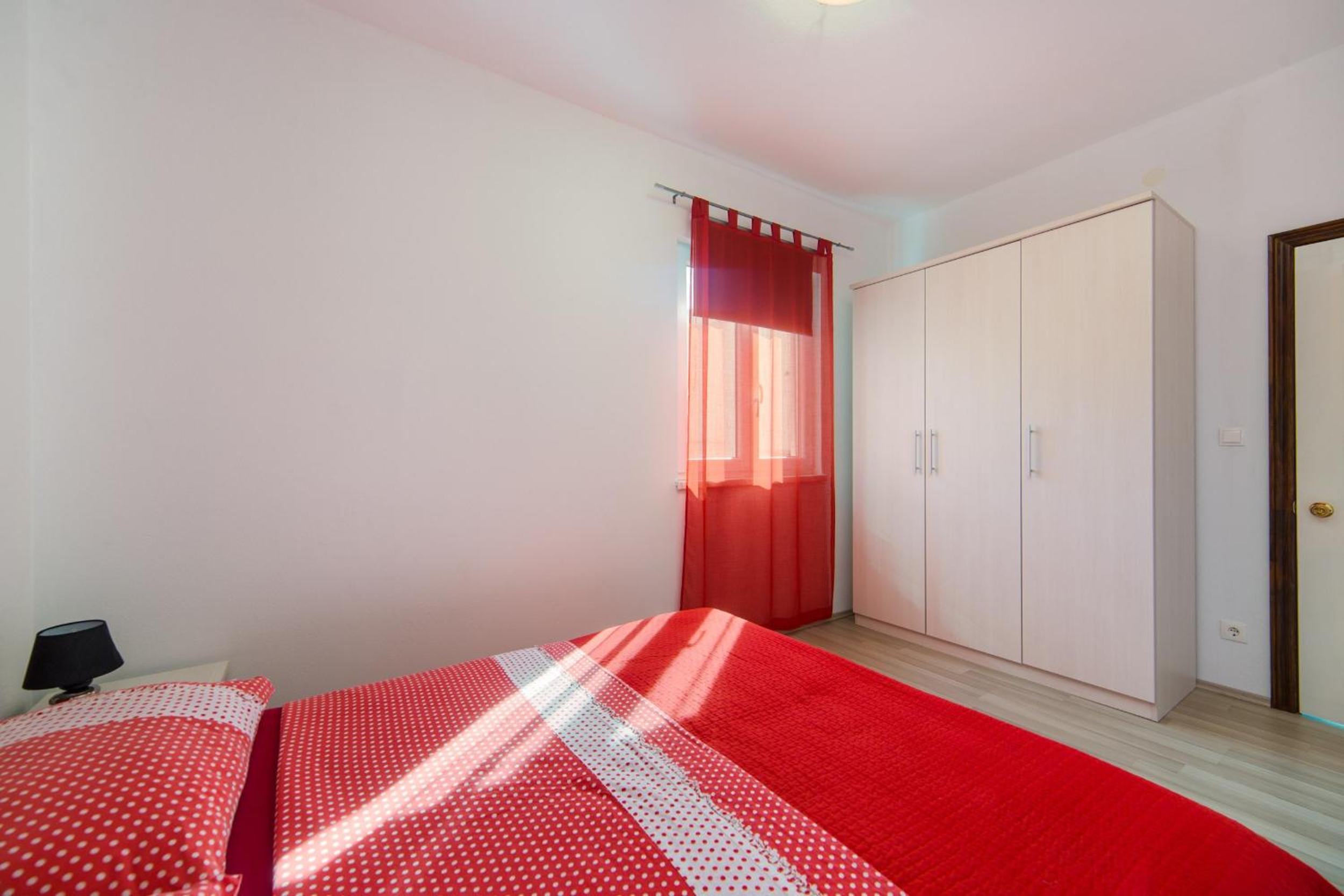 One Bedroom Apartment with Balcony photo 3