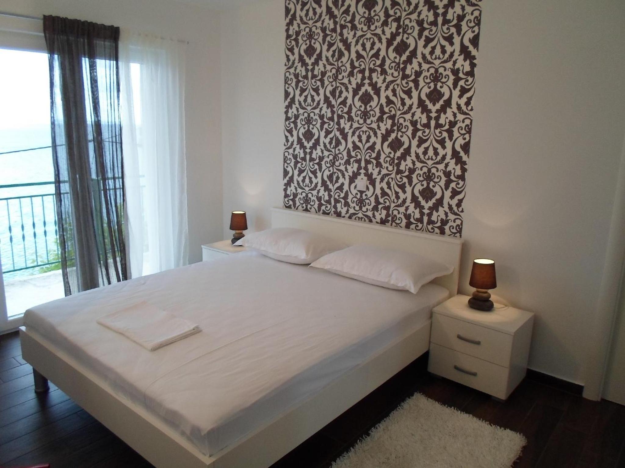 One-Bedroom Apartment with Two Balconies and Sea View