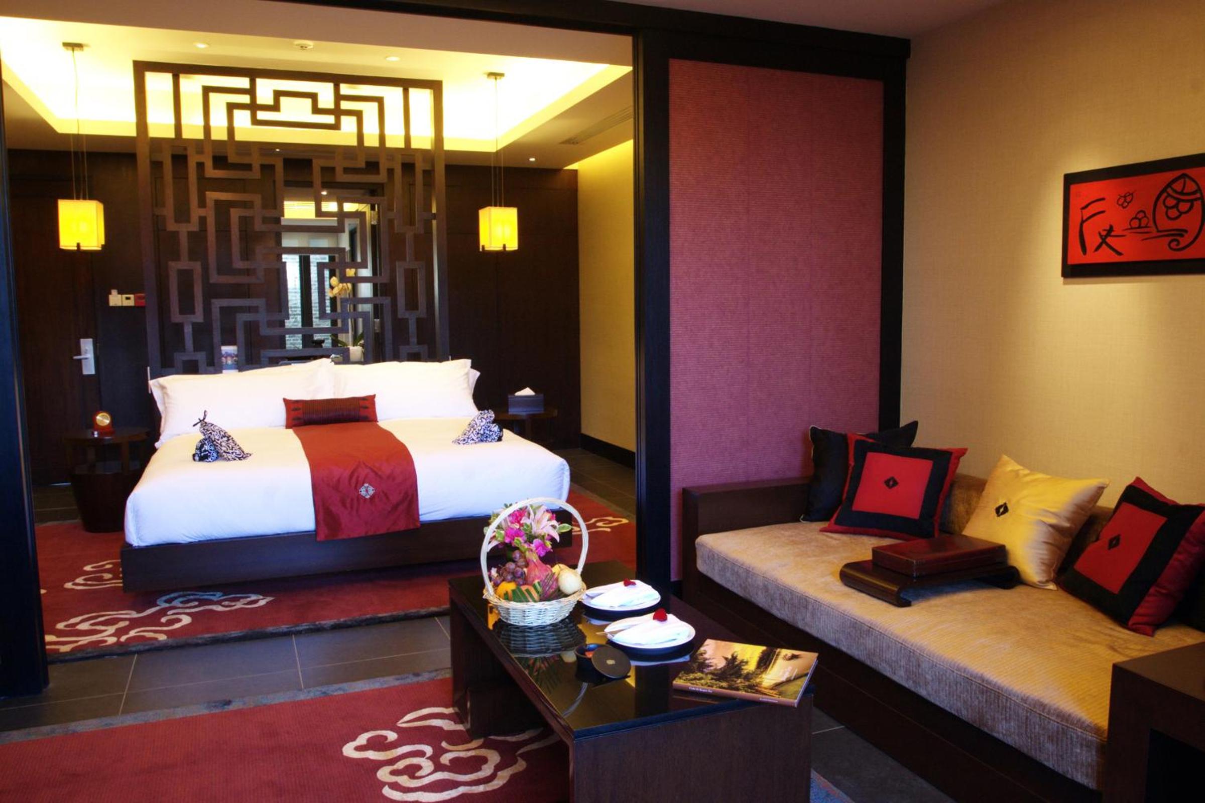 Suite with Mountain View - Photo 10