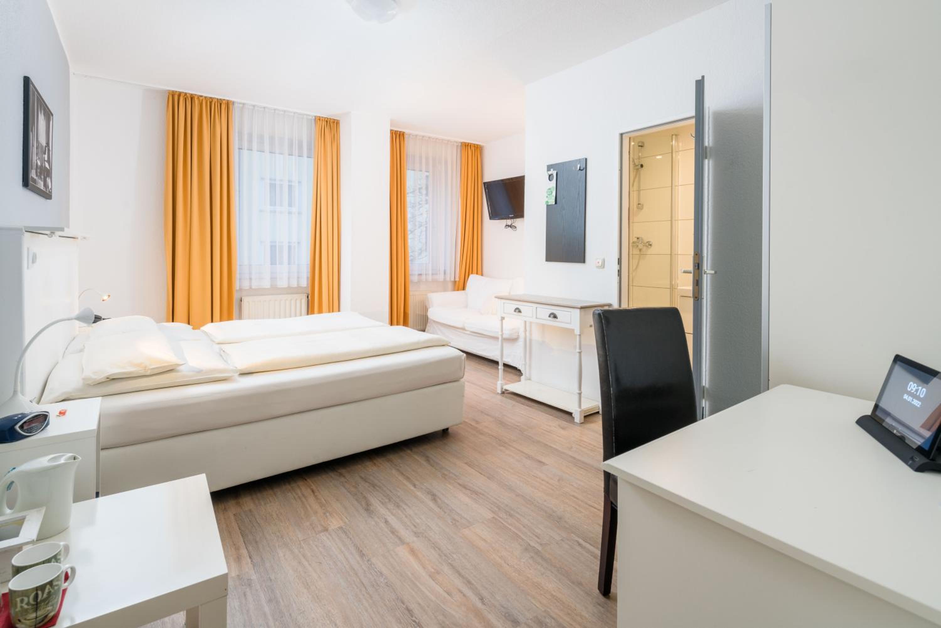 Standard Double Room - Photo 1