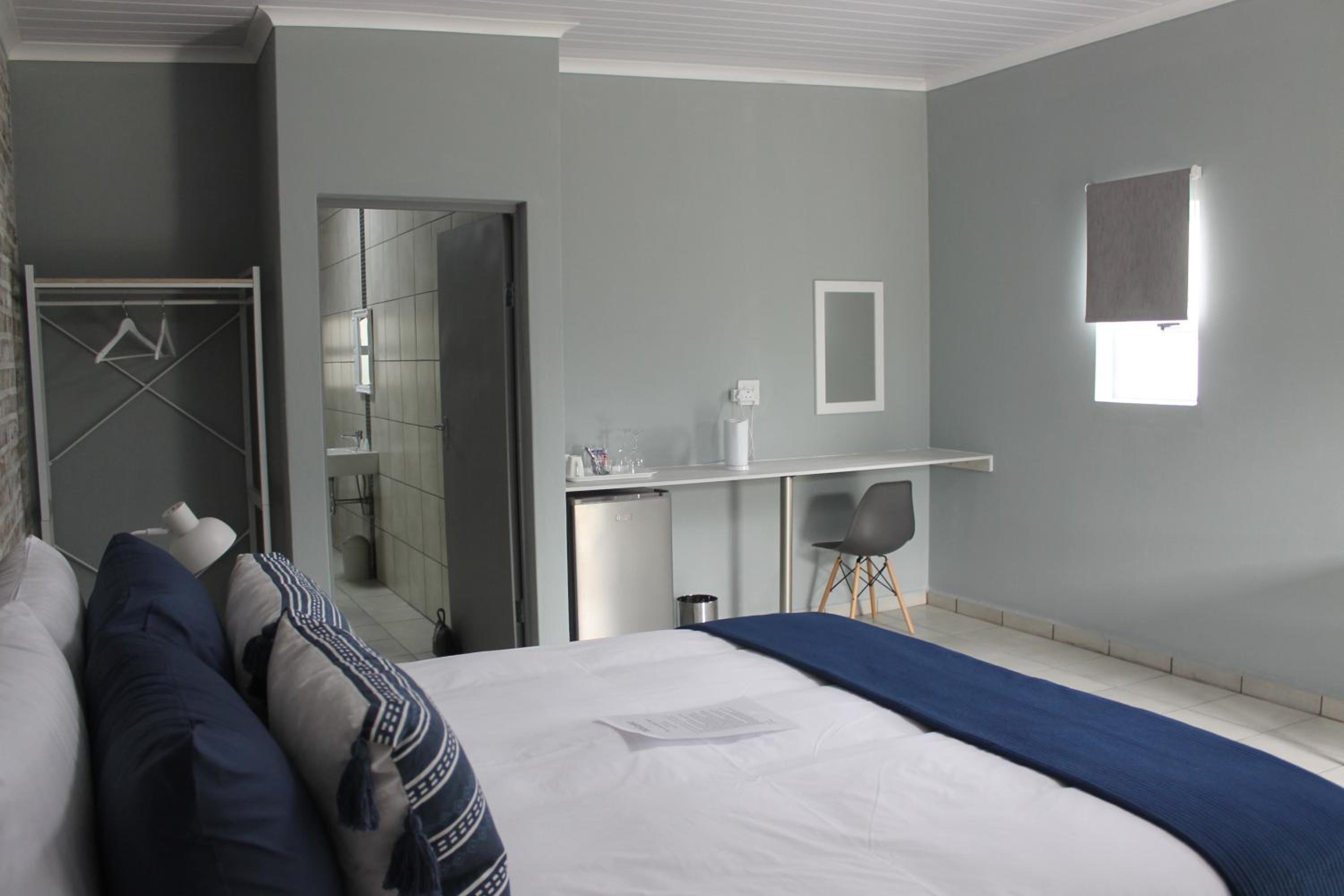 Comfort Queen Room photo 2