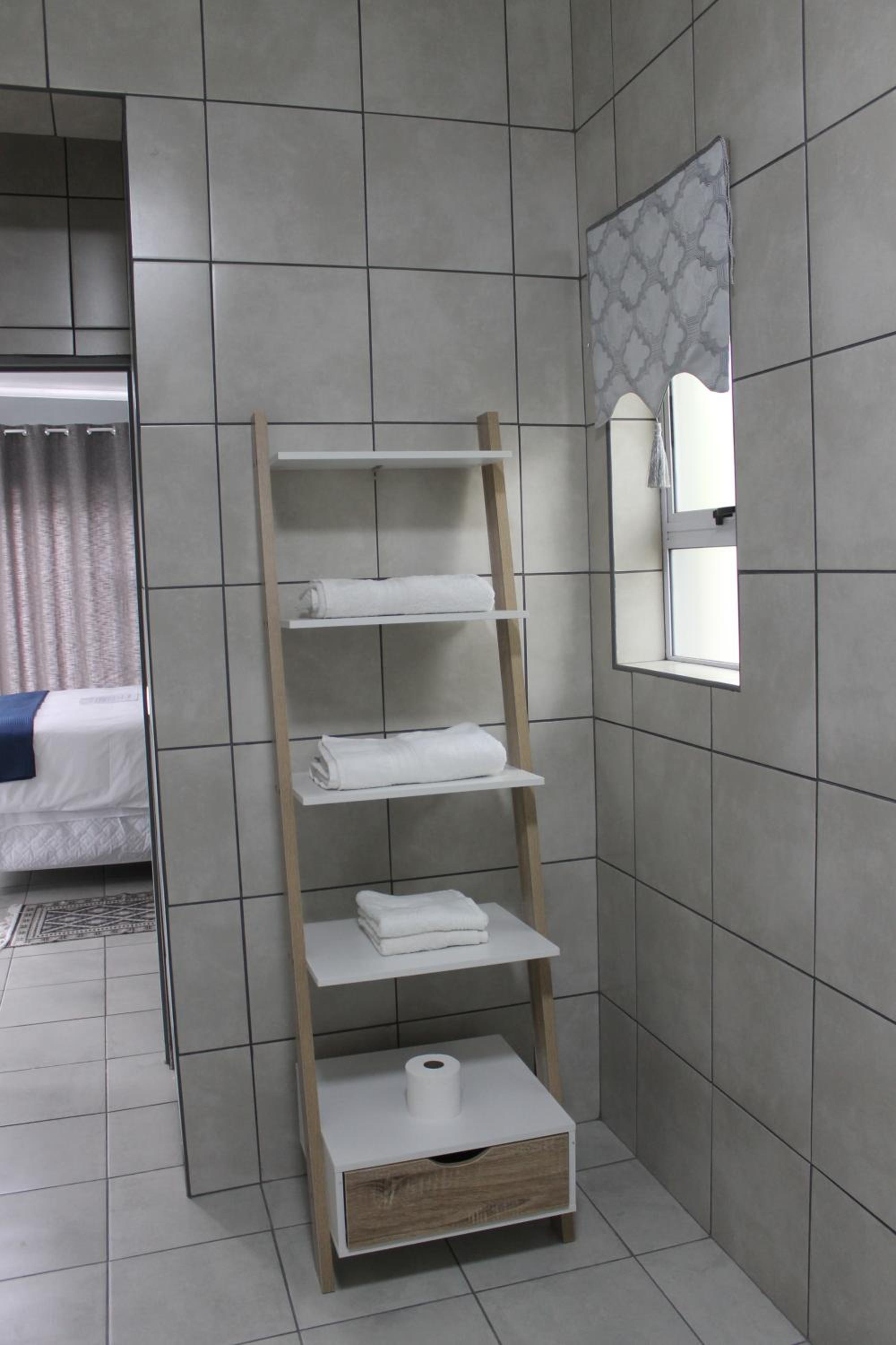 Comfort Queen Room photo 3