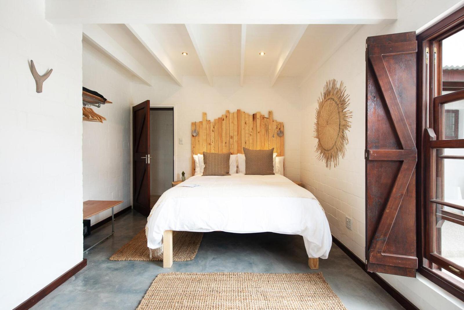 Queen Room with Pool View