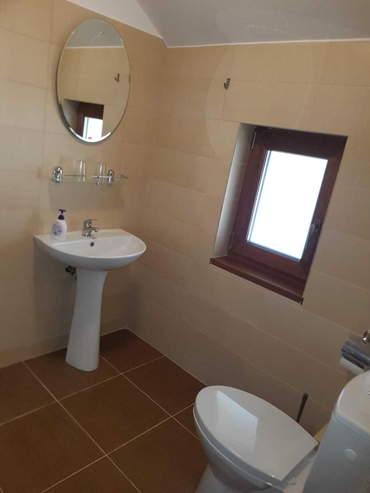 Deluxe Double Room (2 Adults + 1 Child) photo 3