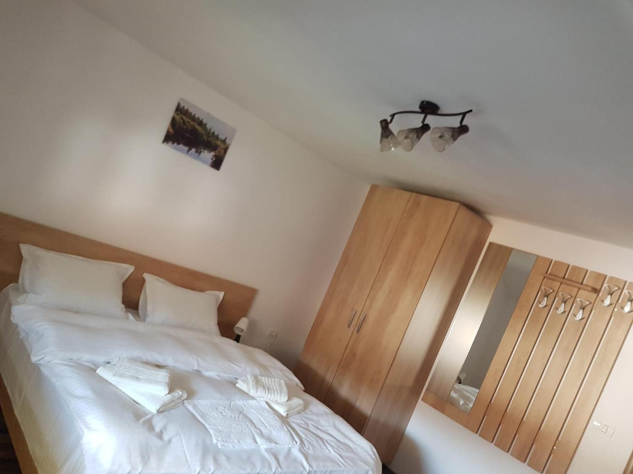 Deluxe Double Room (2 Adults + 1 Child) photo 2