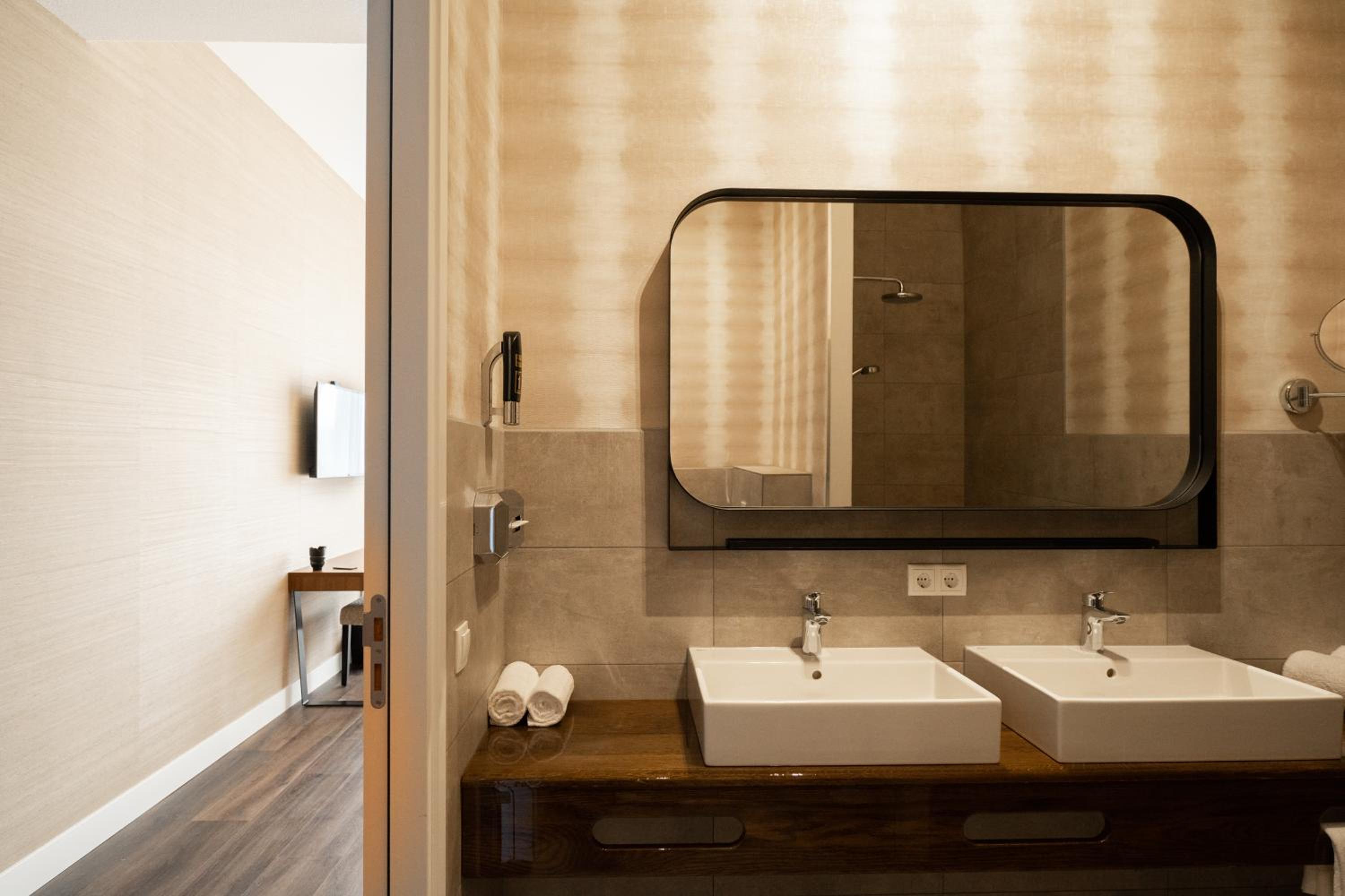 Deluxe Double Or Twin Room photo 2