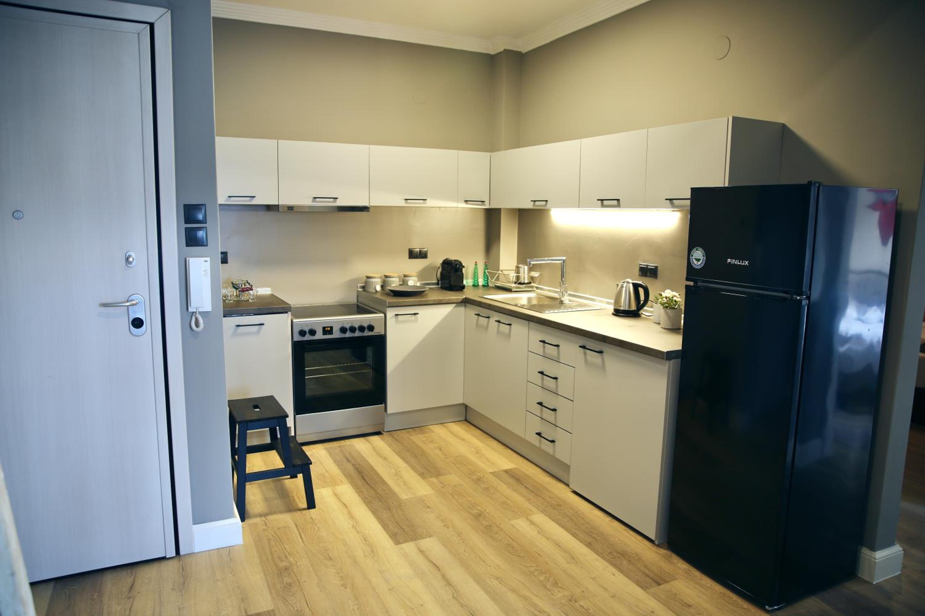 Two-Bedroom Apartment - Photo 30