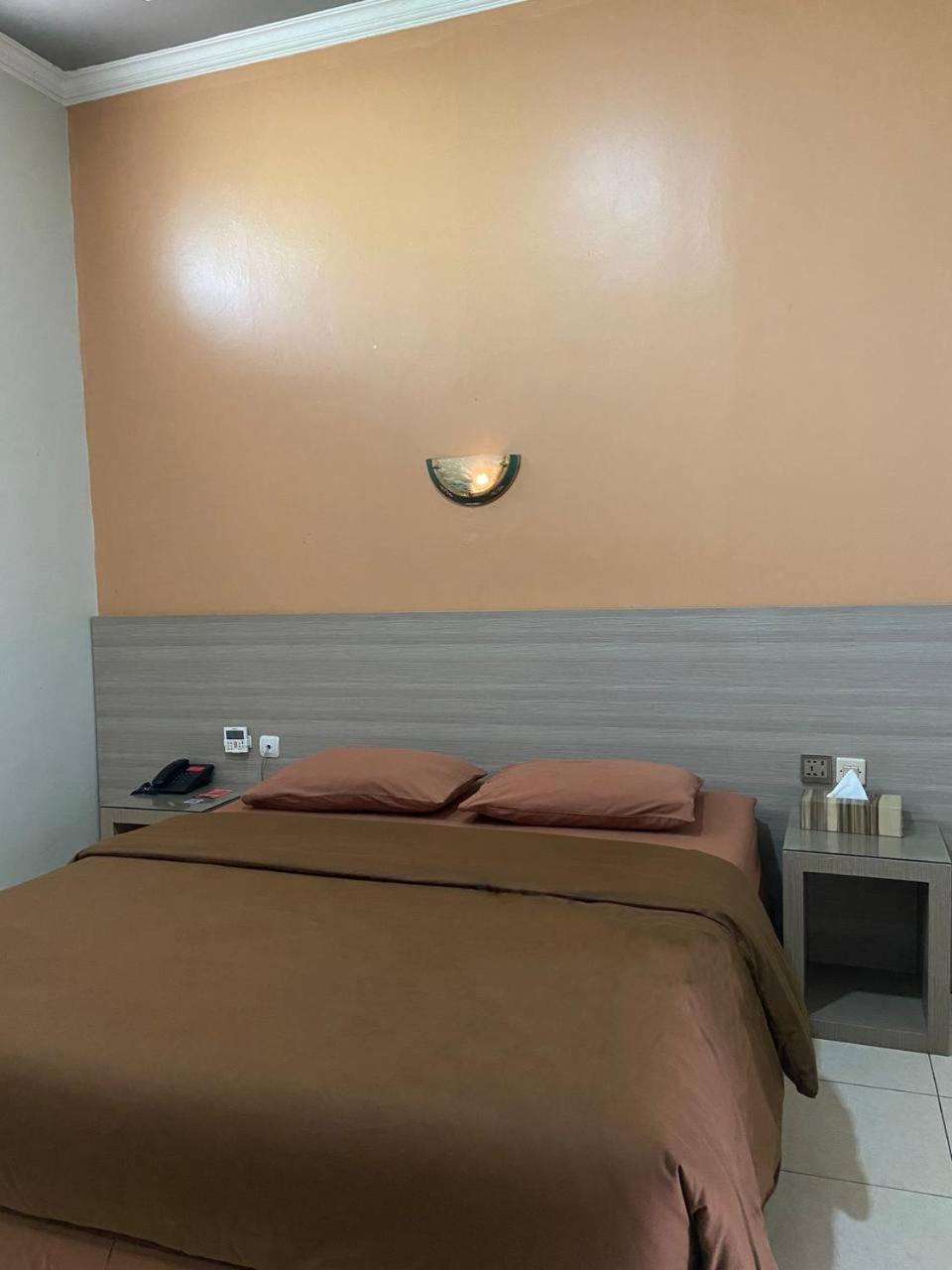 Deluxe Room - Photo 5