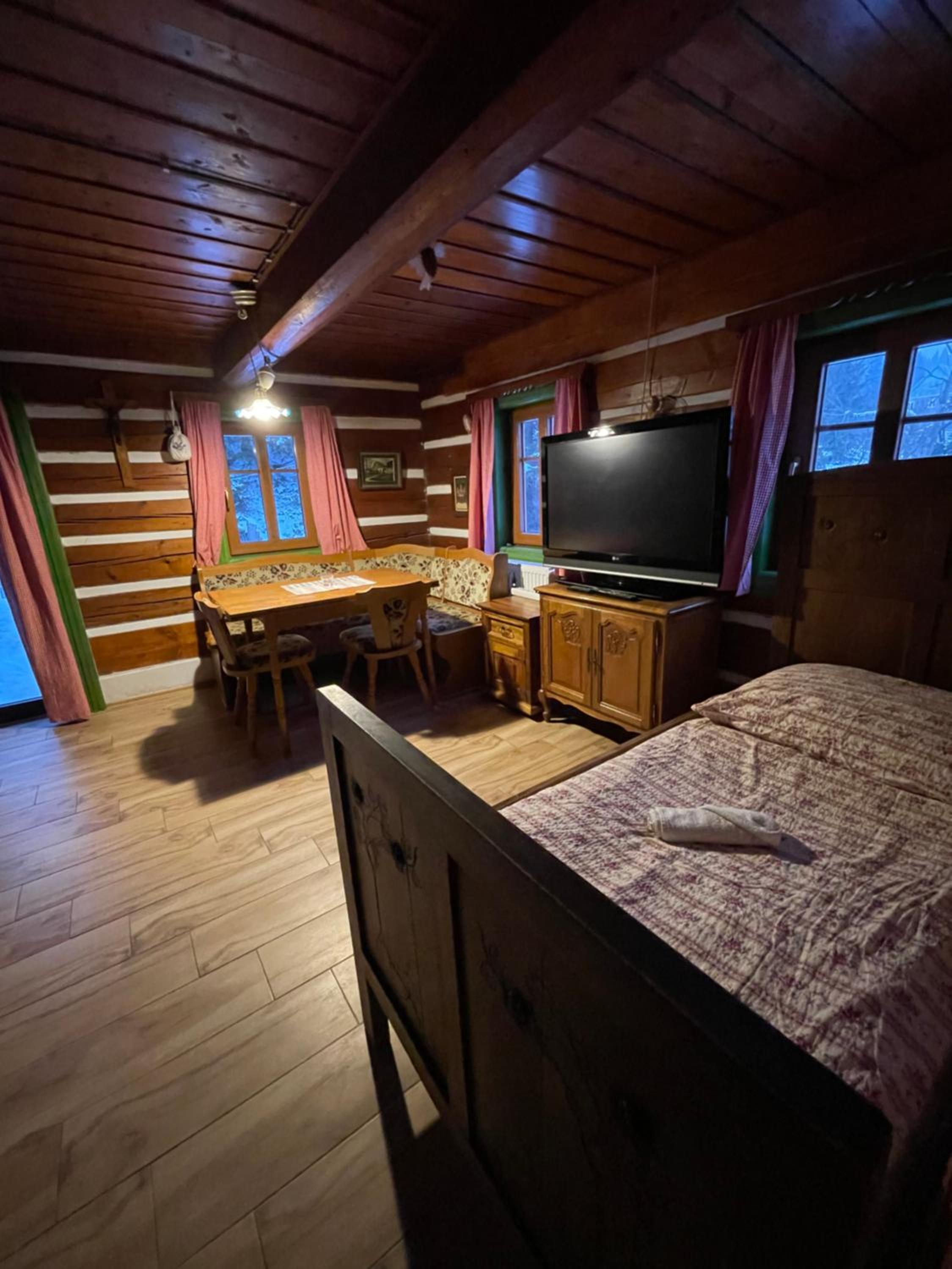 Deluxe Family Suite photo 2