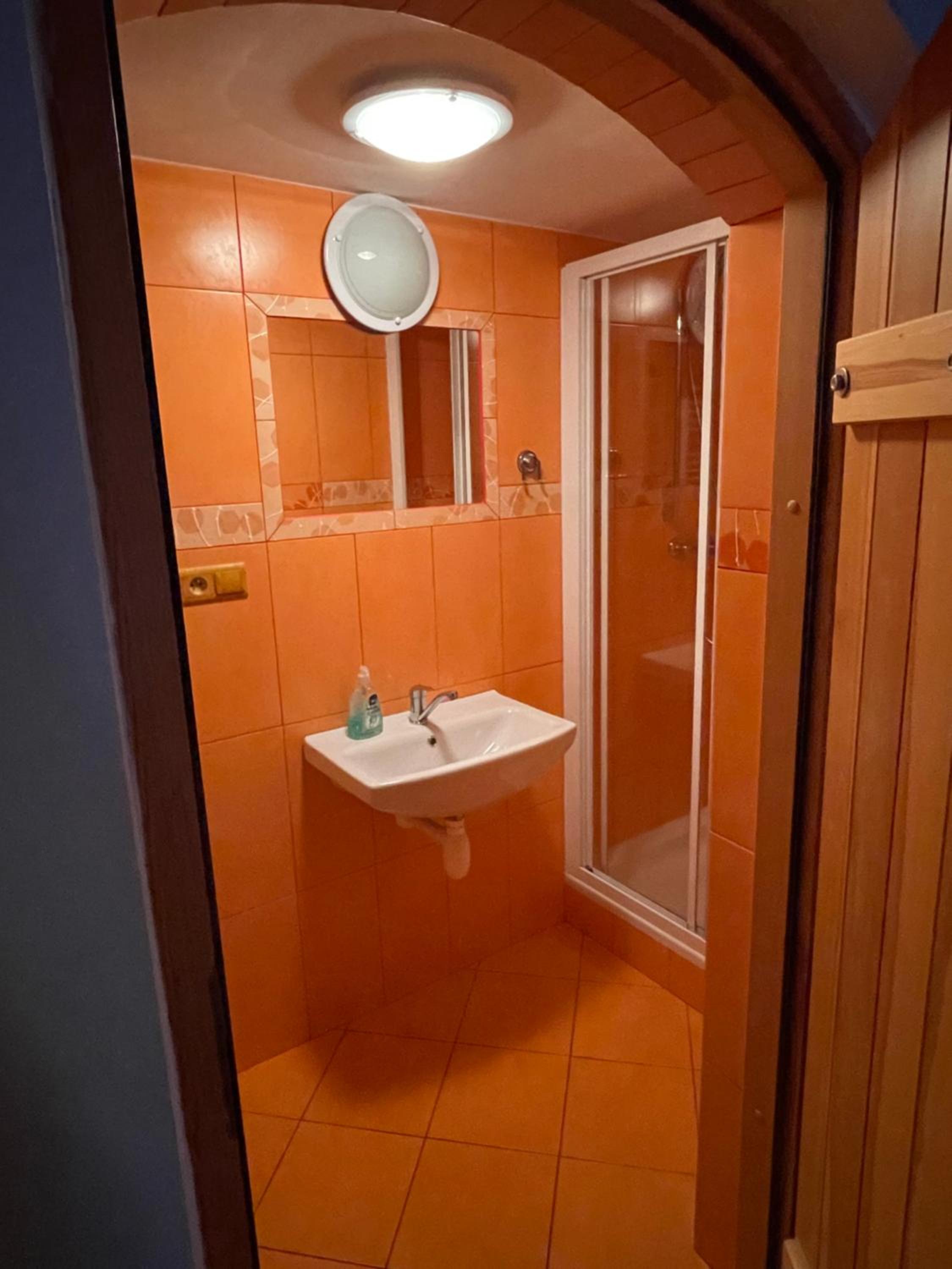 Quadruple Room with Private Bathroom photo 3