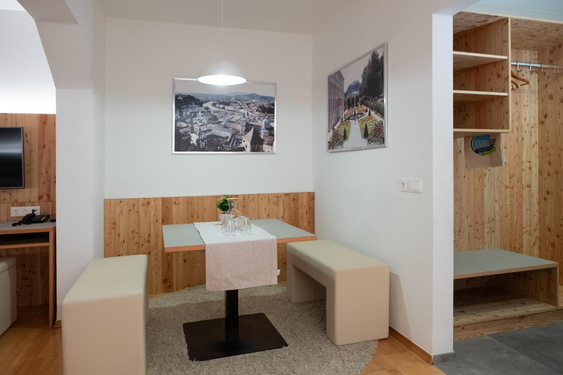 One-Bedroom Apartment - Photo 6