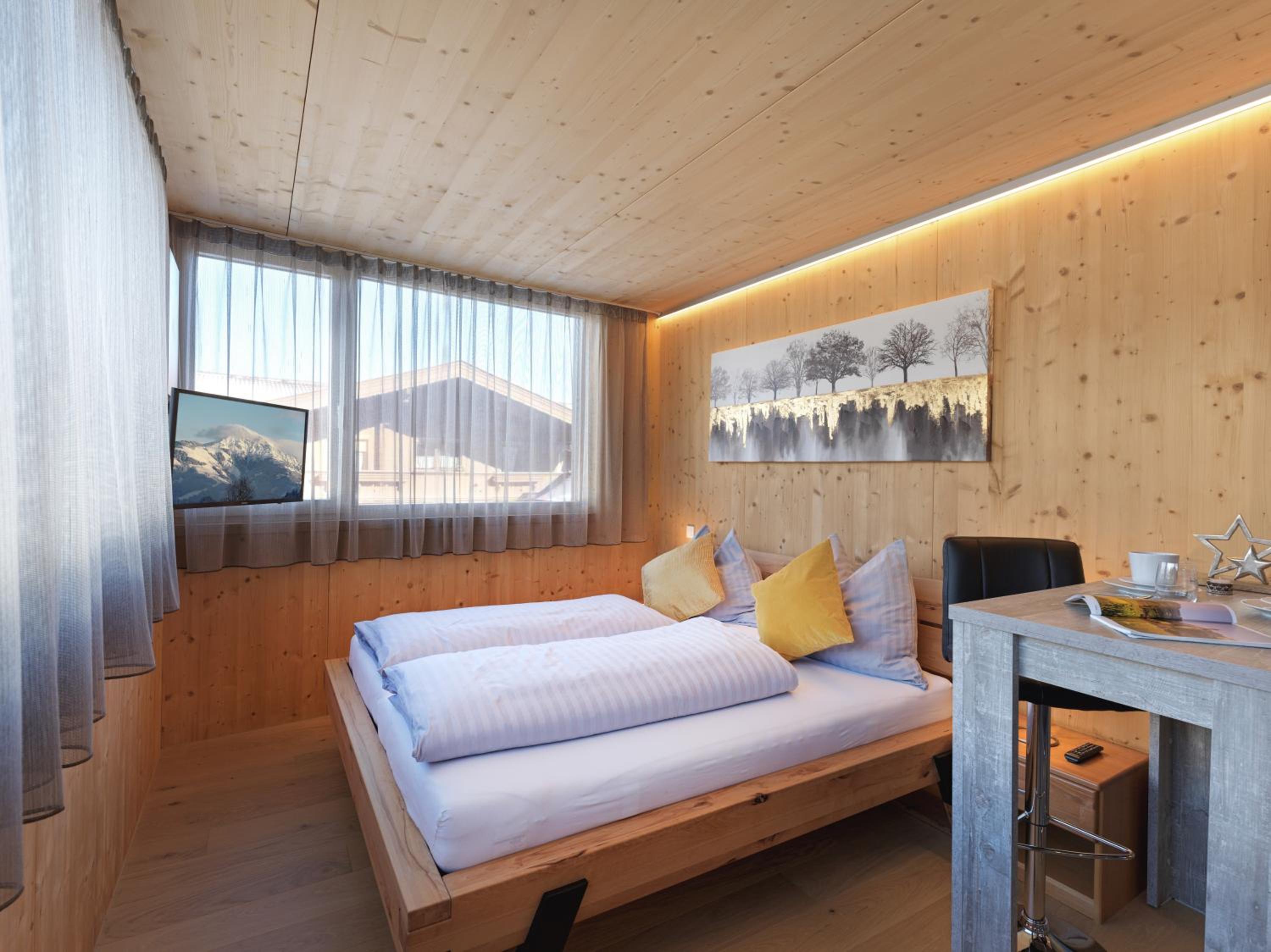 One-Bedroom Apartment - Photo 1