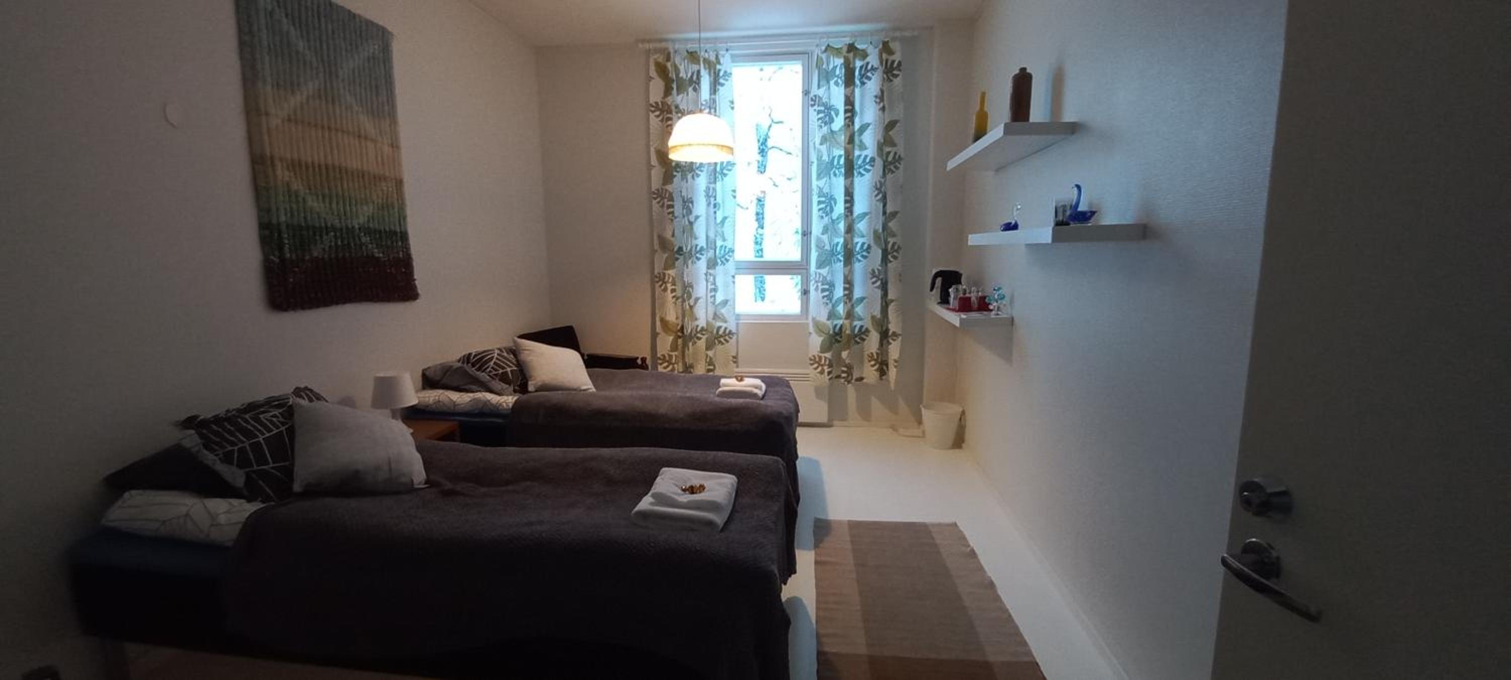 Twin Room - Photo 3