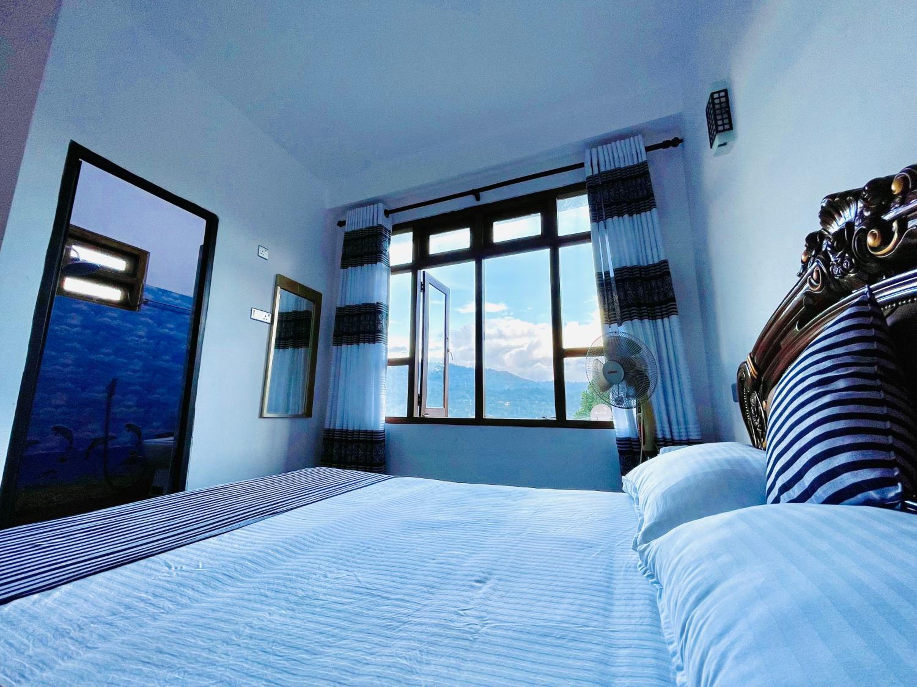 Deluxe Room (2 Adults + 1 Child) photo 1