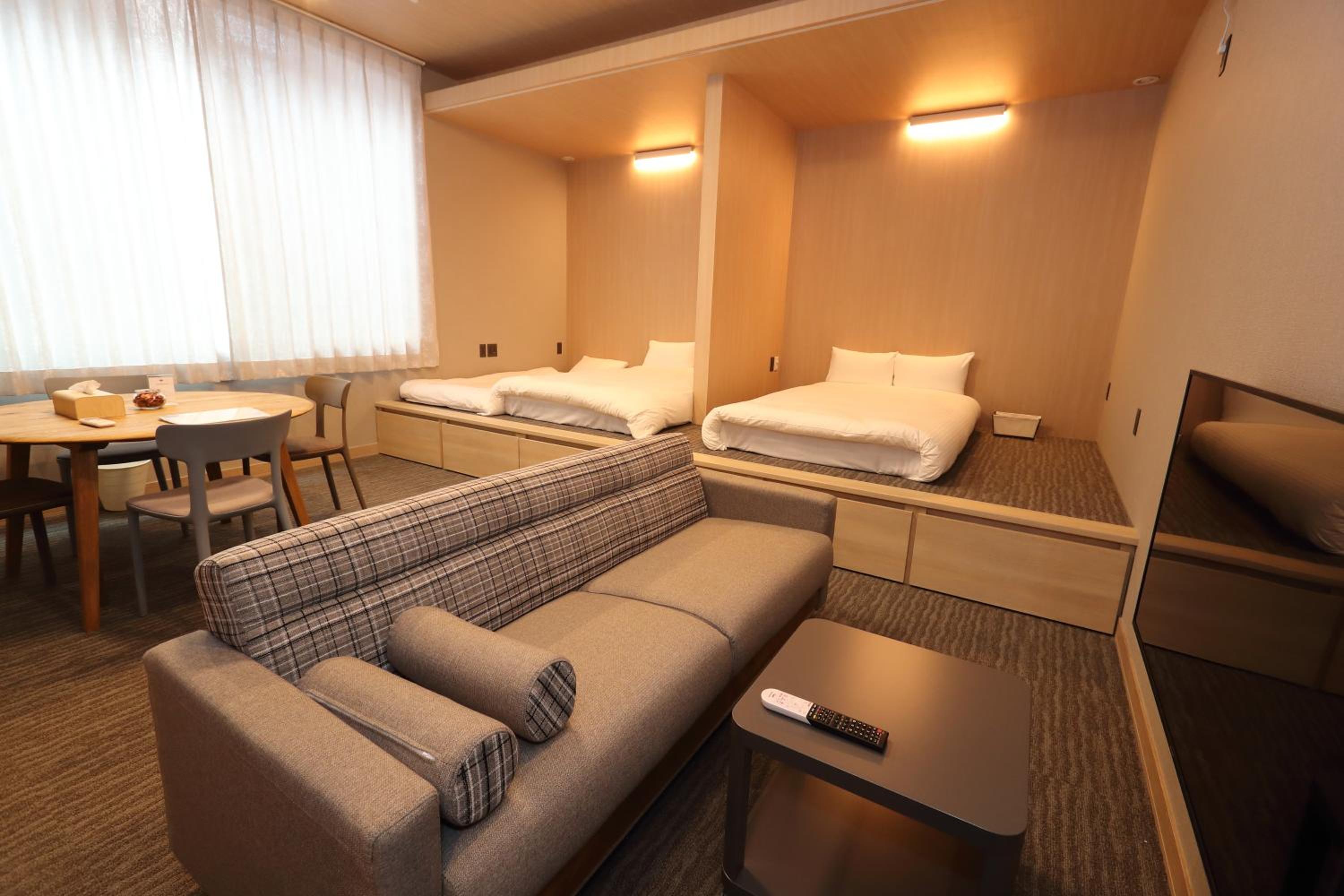One-Bedroom Apartment - Photo 2