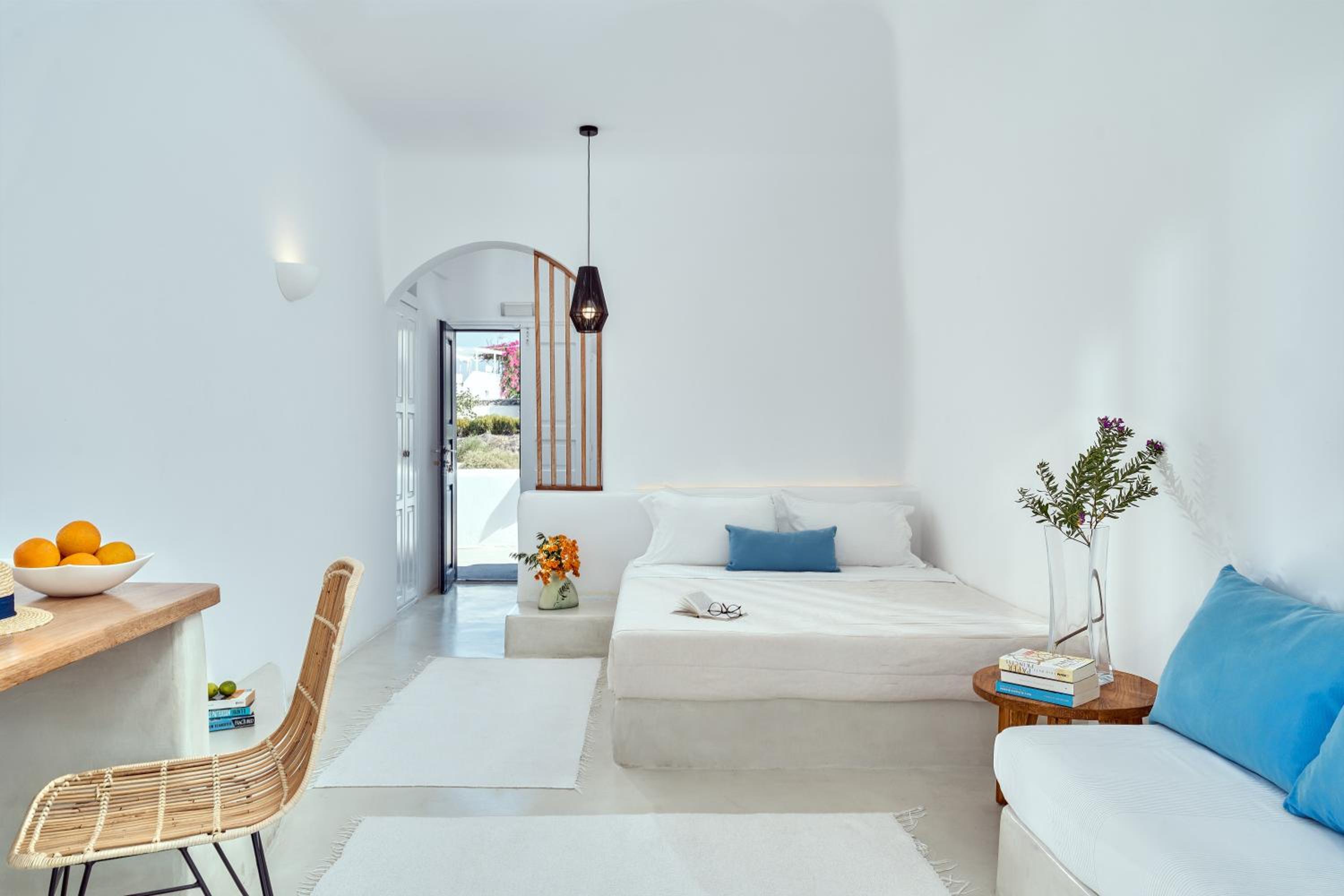 Double Room with Sea or Pool View - Photo 3