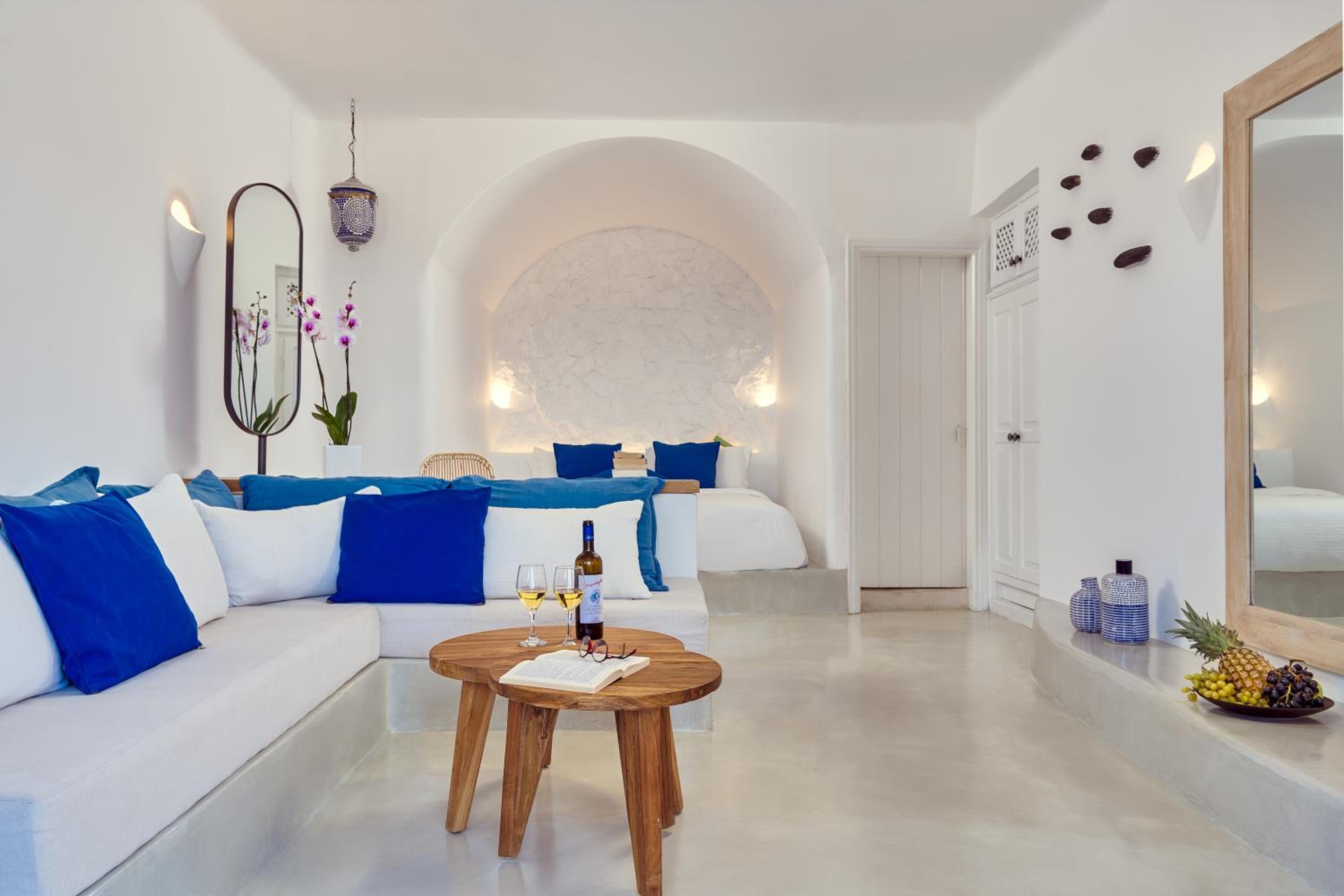 Suite with Sea View - Photo 11
