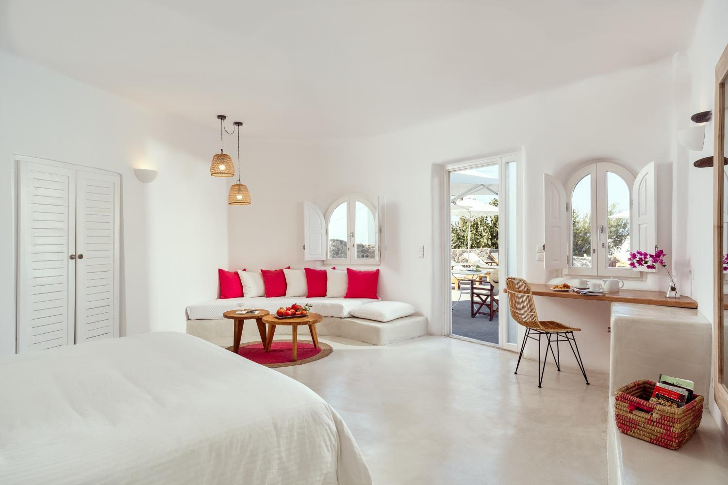 King Room with Pool View - Photo 3
