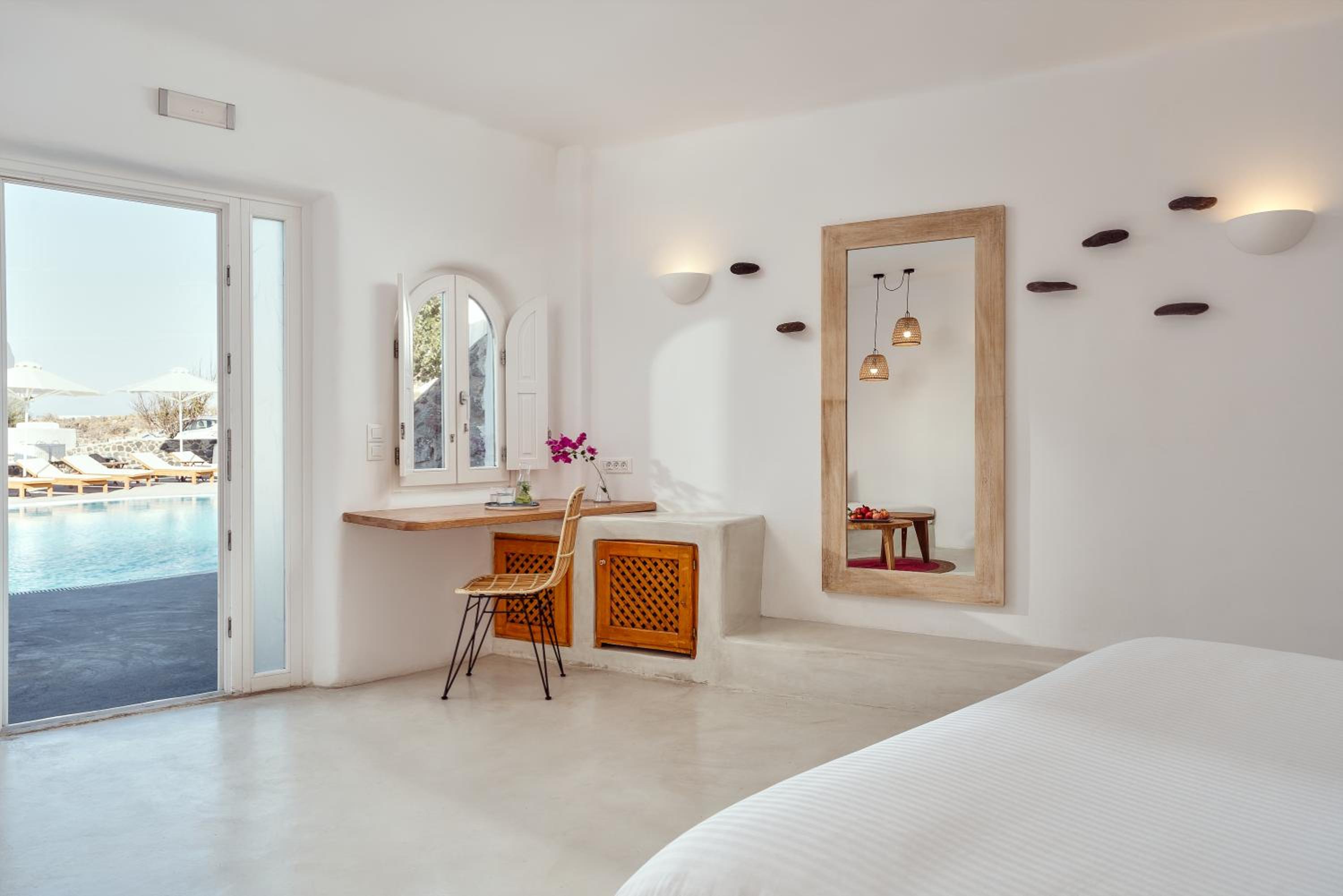 King Room with Pool View - Photo 1