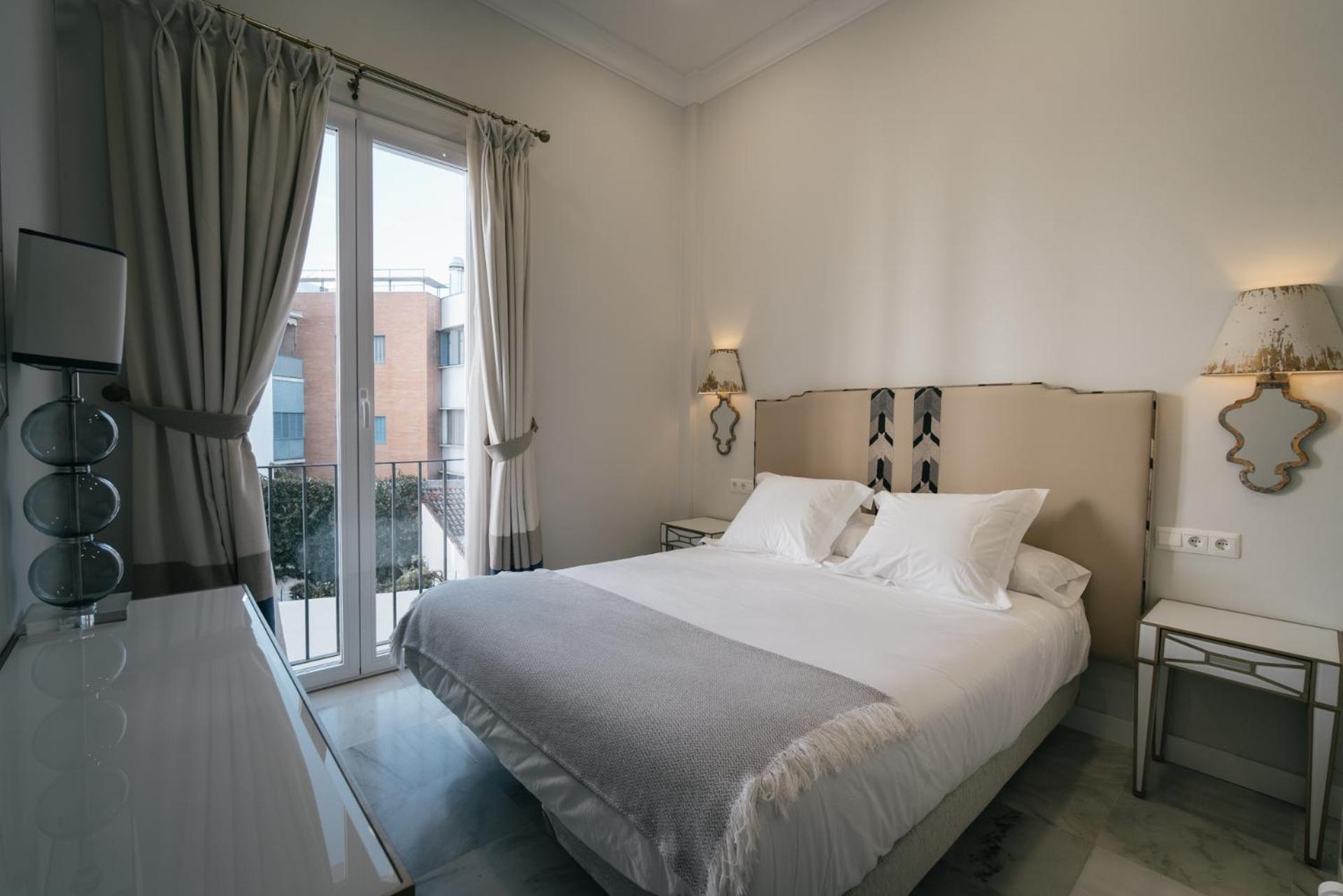 One-Bedroom Apartment with Double Bed - Photo 8