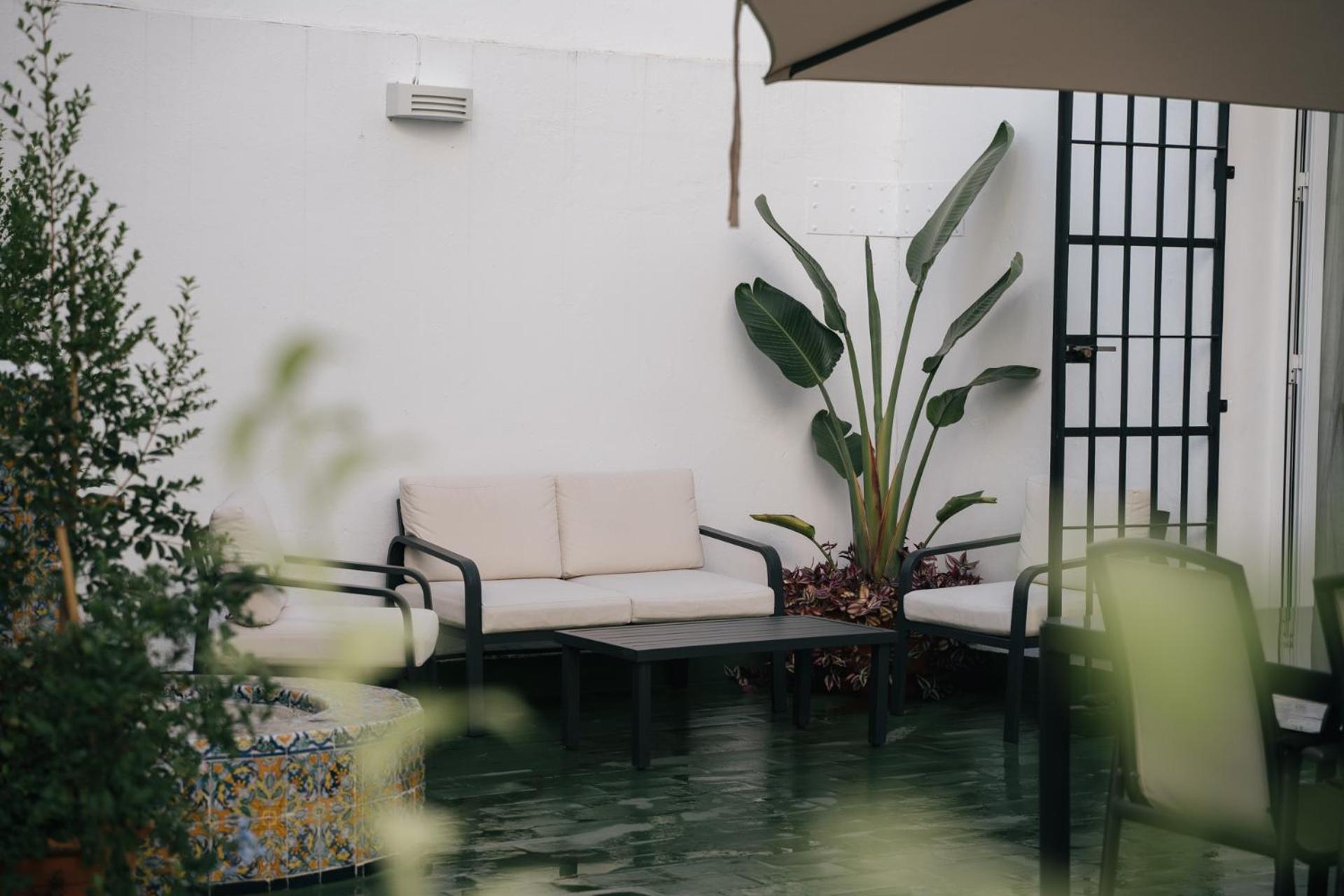 Apartment with Interior Patio - Photo 4