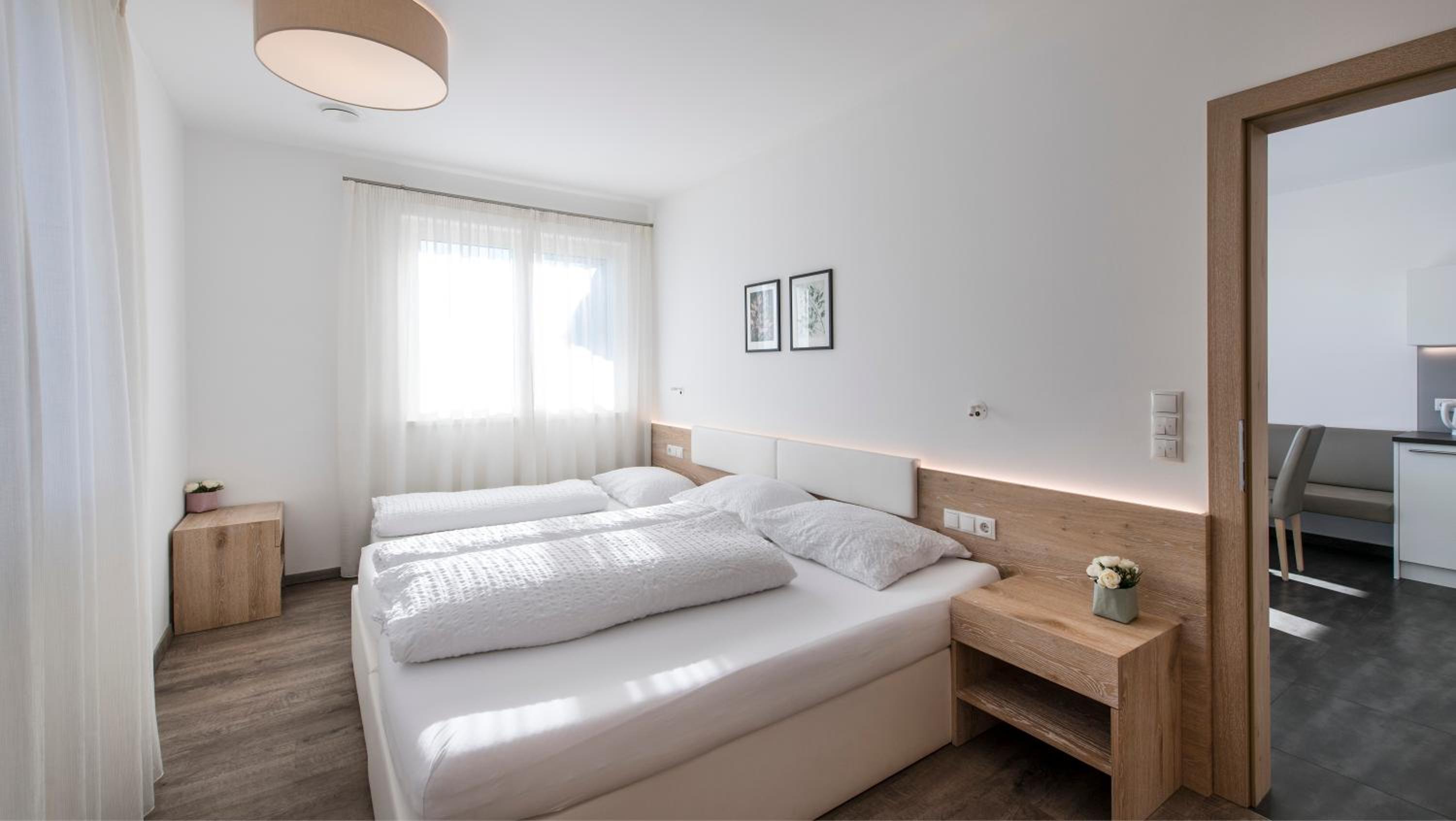 Two-Bedroom Apartment with Pool View photo 3