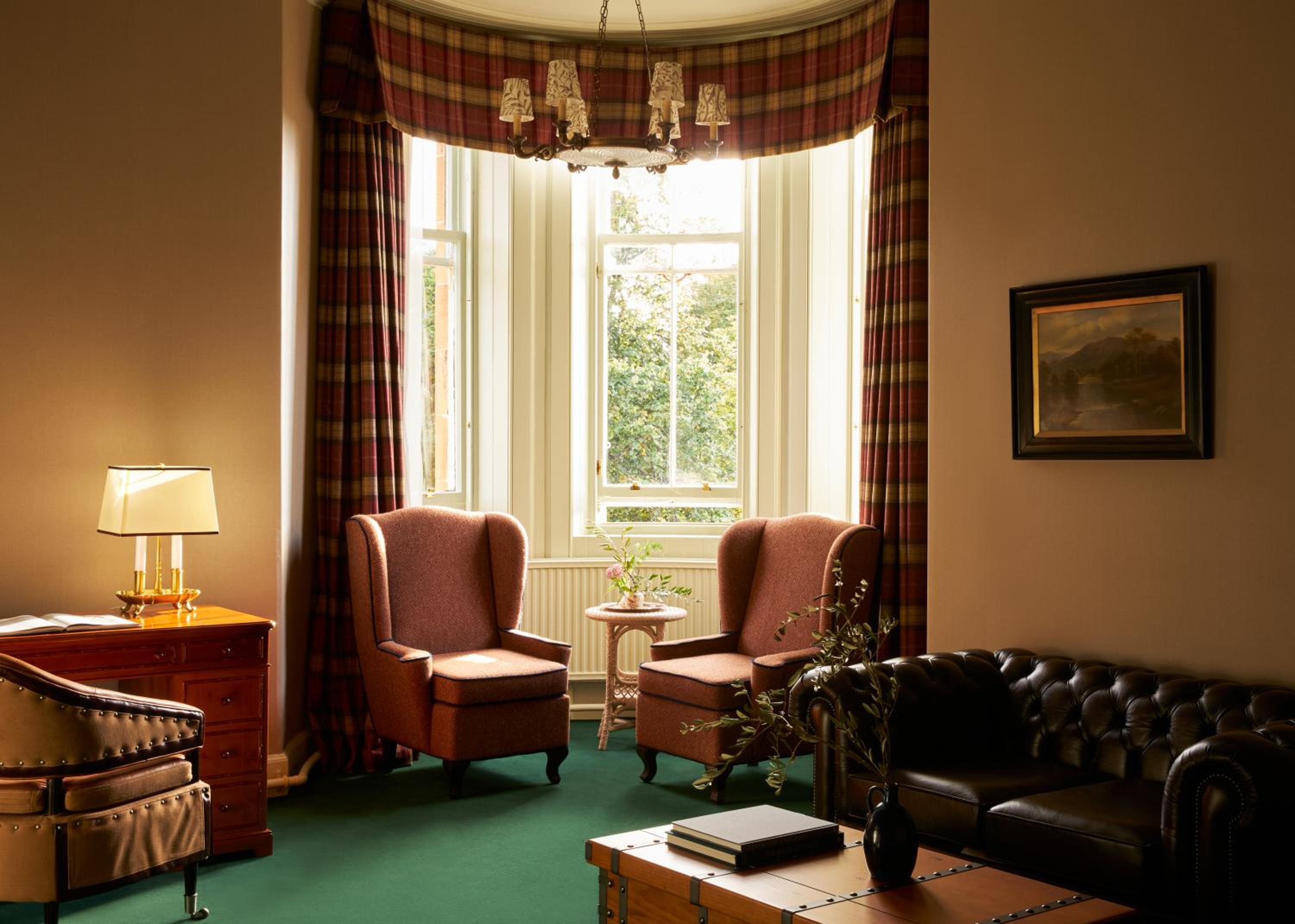 Deluxe Suite with Sea View - Photo 7
