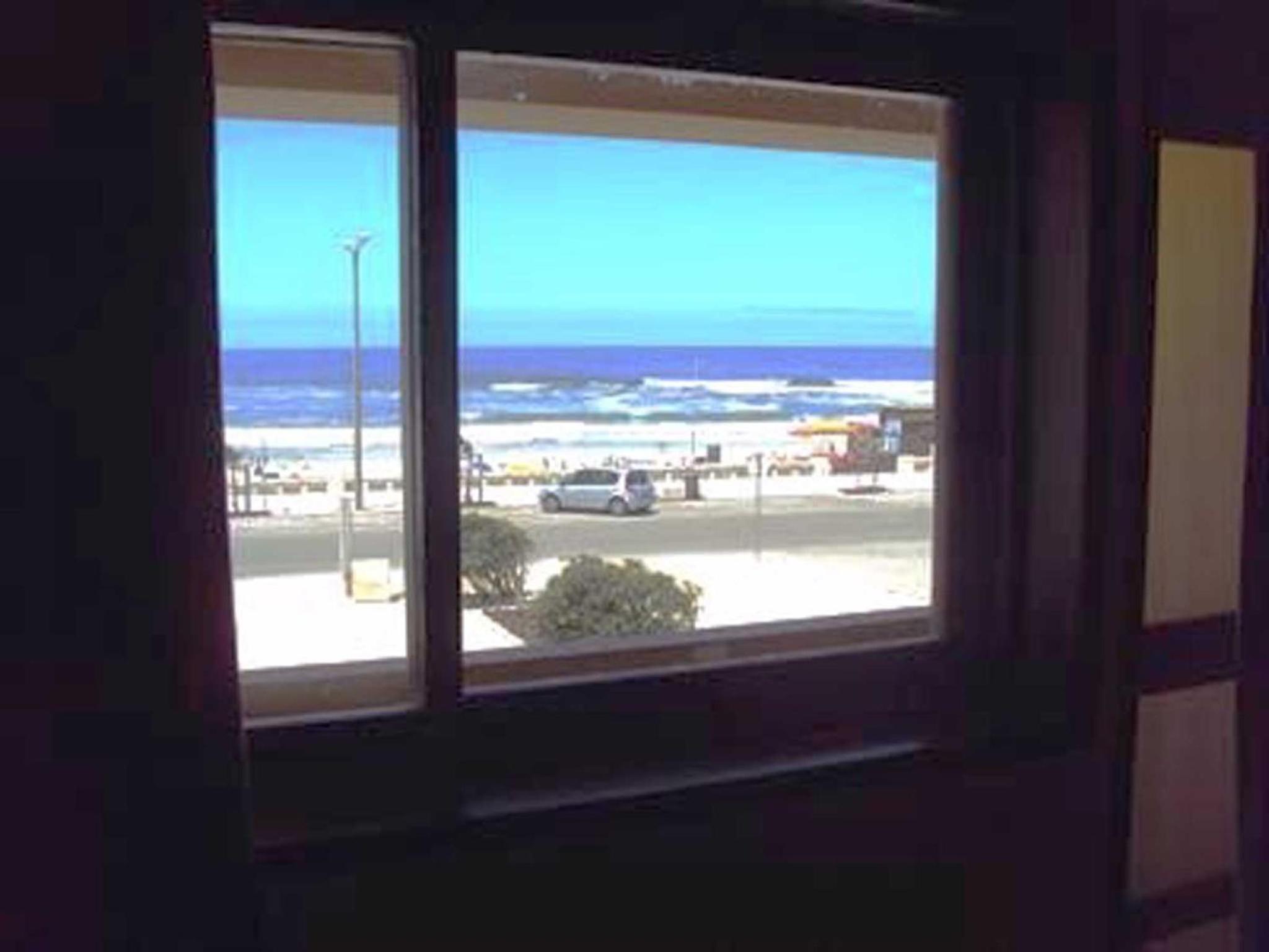 Double Room with Balcony and Sea View - Photo 3