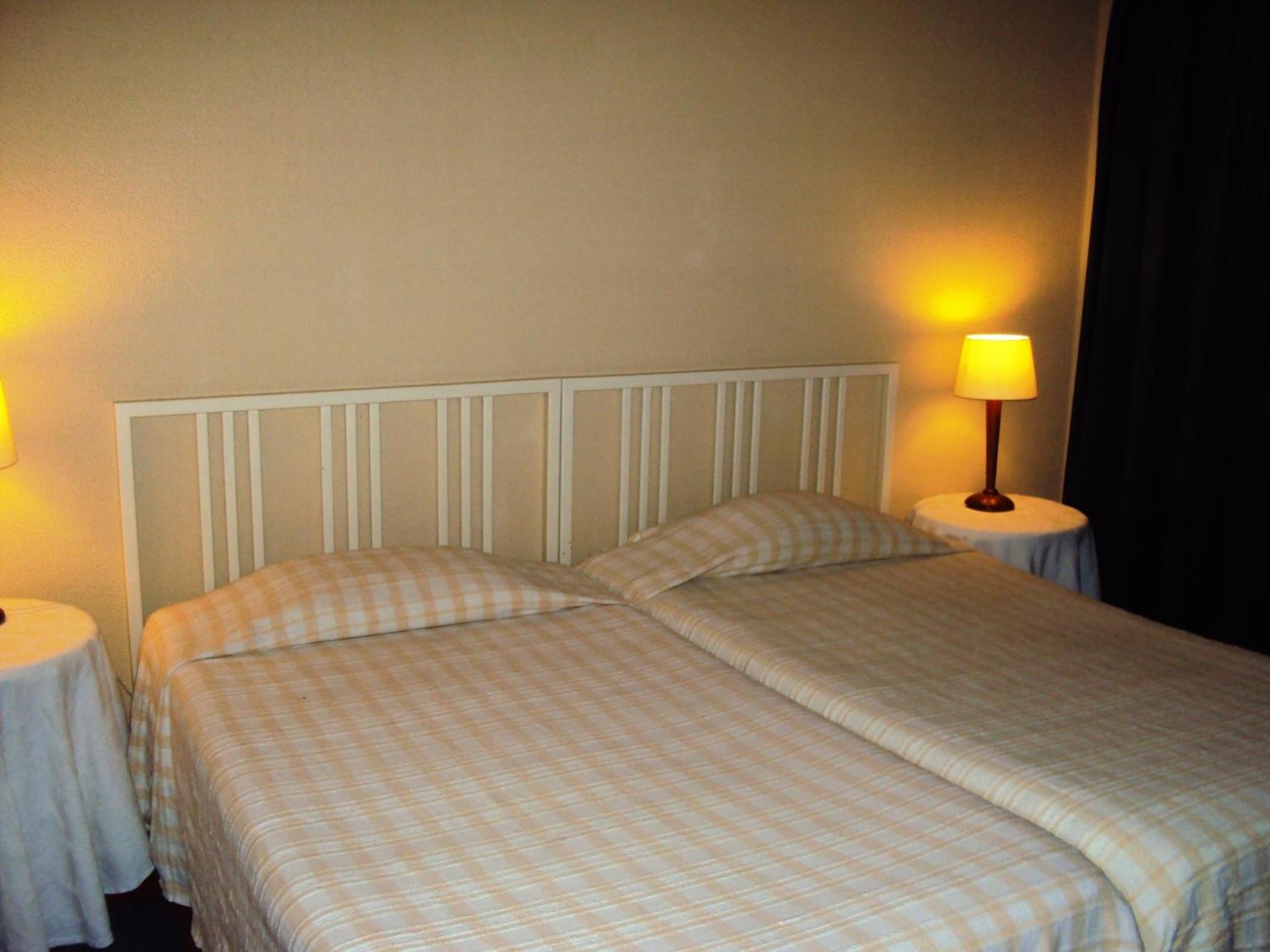 Twin Room - Photo 2