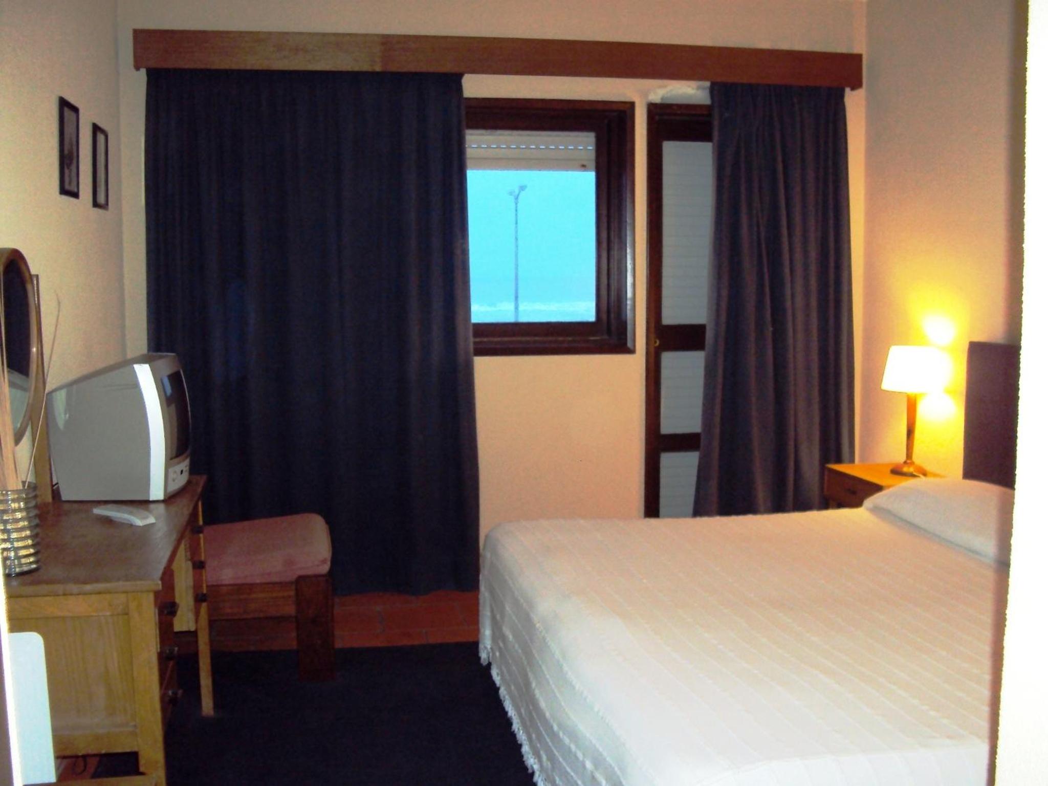 Double Room with Balcony and Sea View - Photo 4