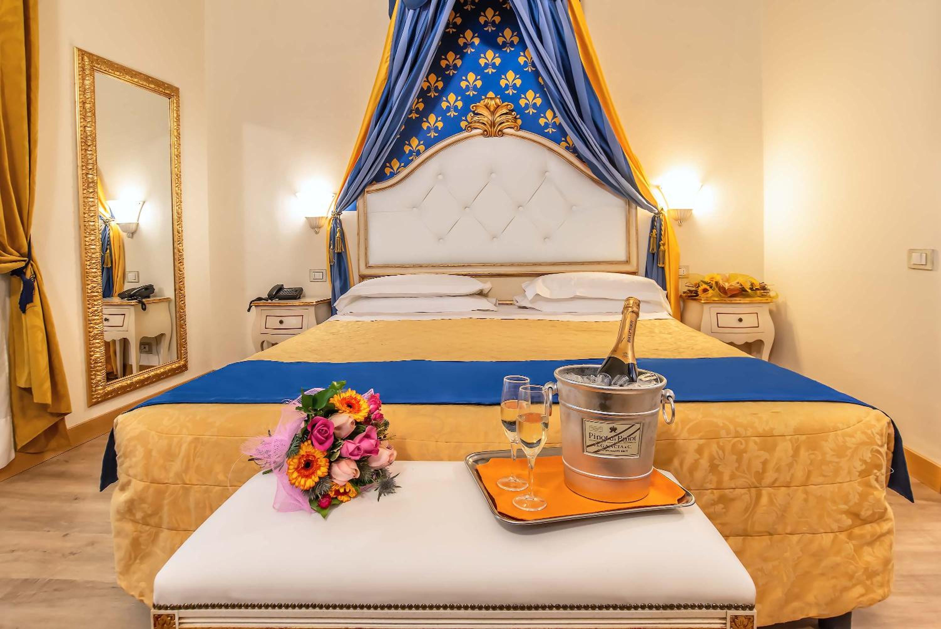 Double or Twin Room - Photo 2