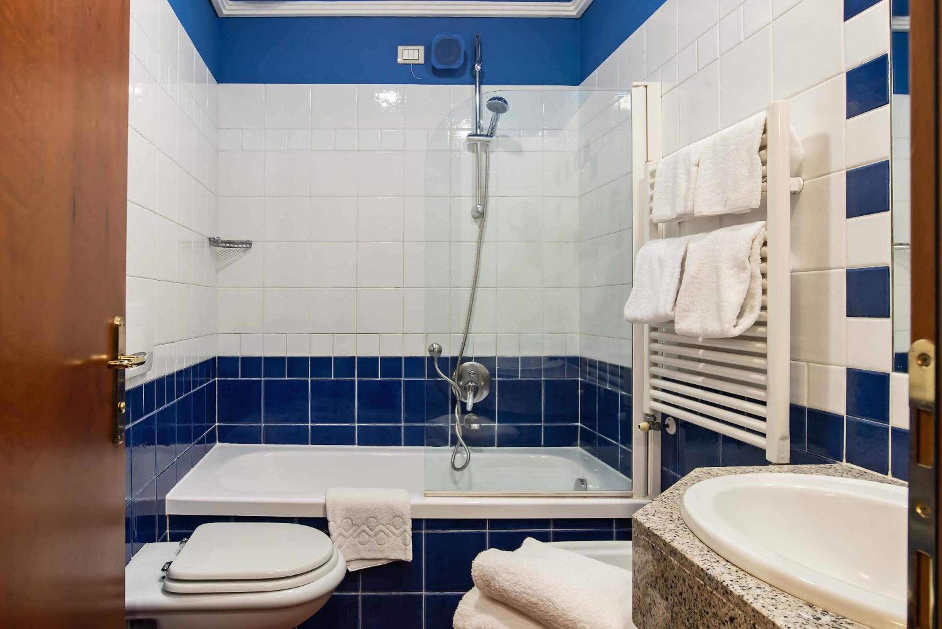 Small Economy Double Room - Photo 4