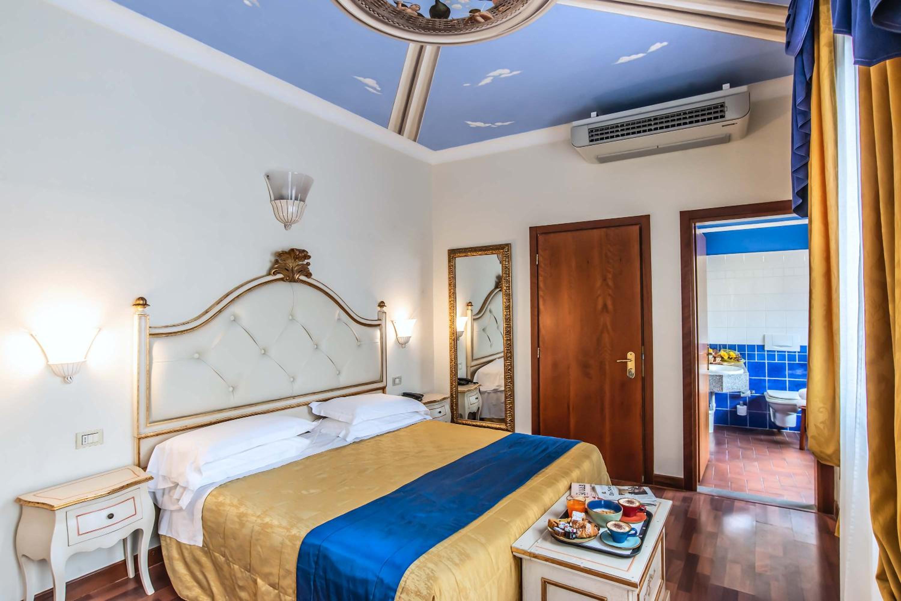 Superior Double or Twin Room photo 3